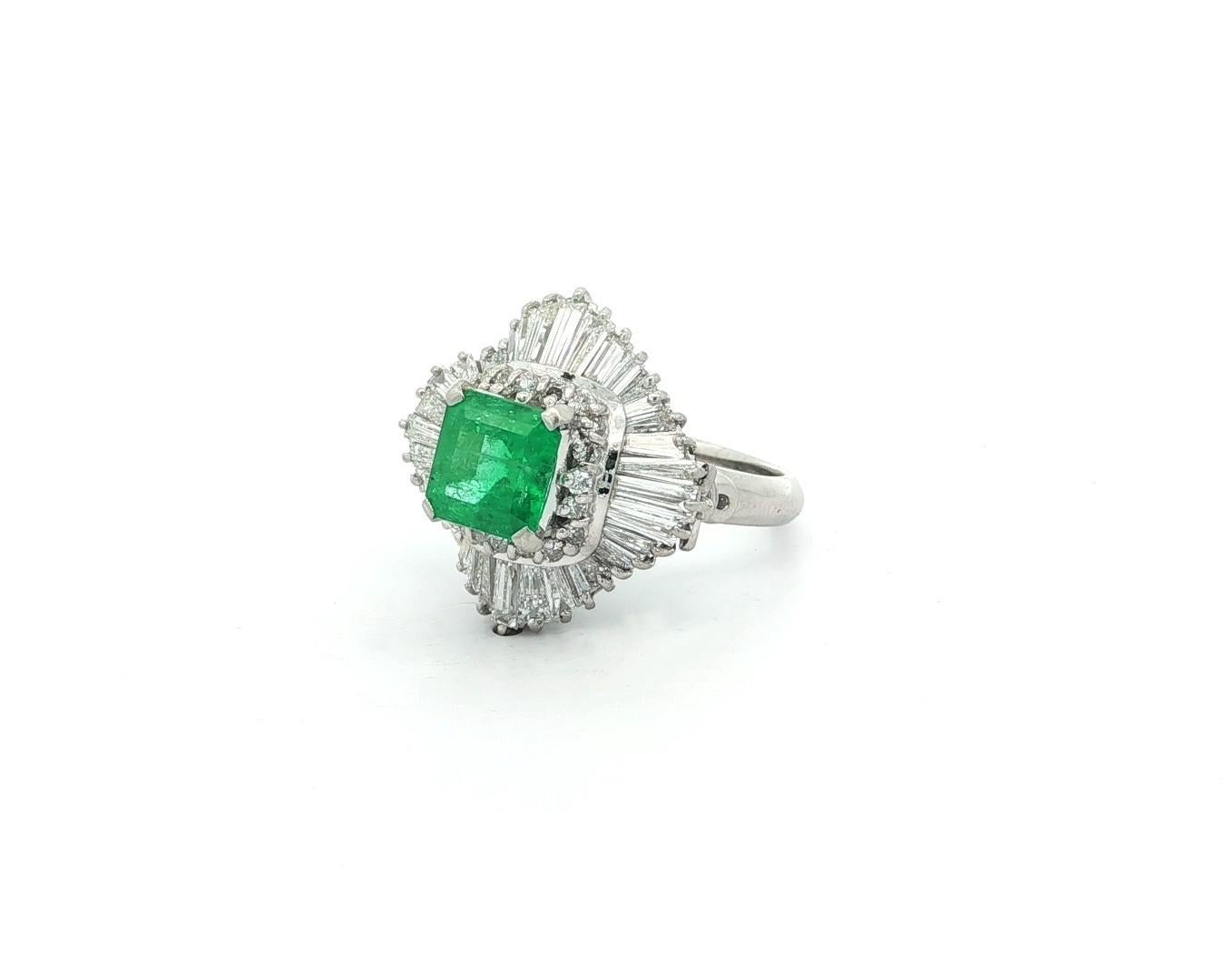 Bague ballerine en platine 2.93ctw Square Step Emerald w/ Round & Baguette Diamond Ballerina Ring en vente 4