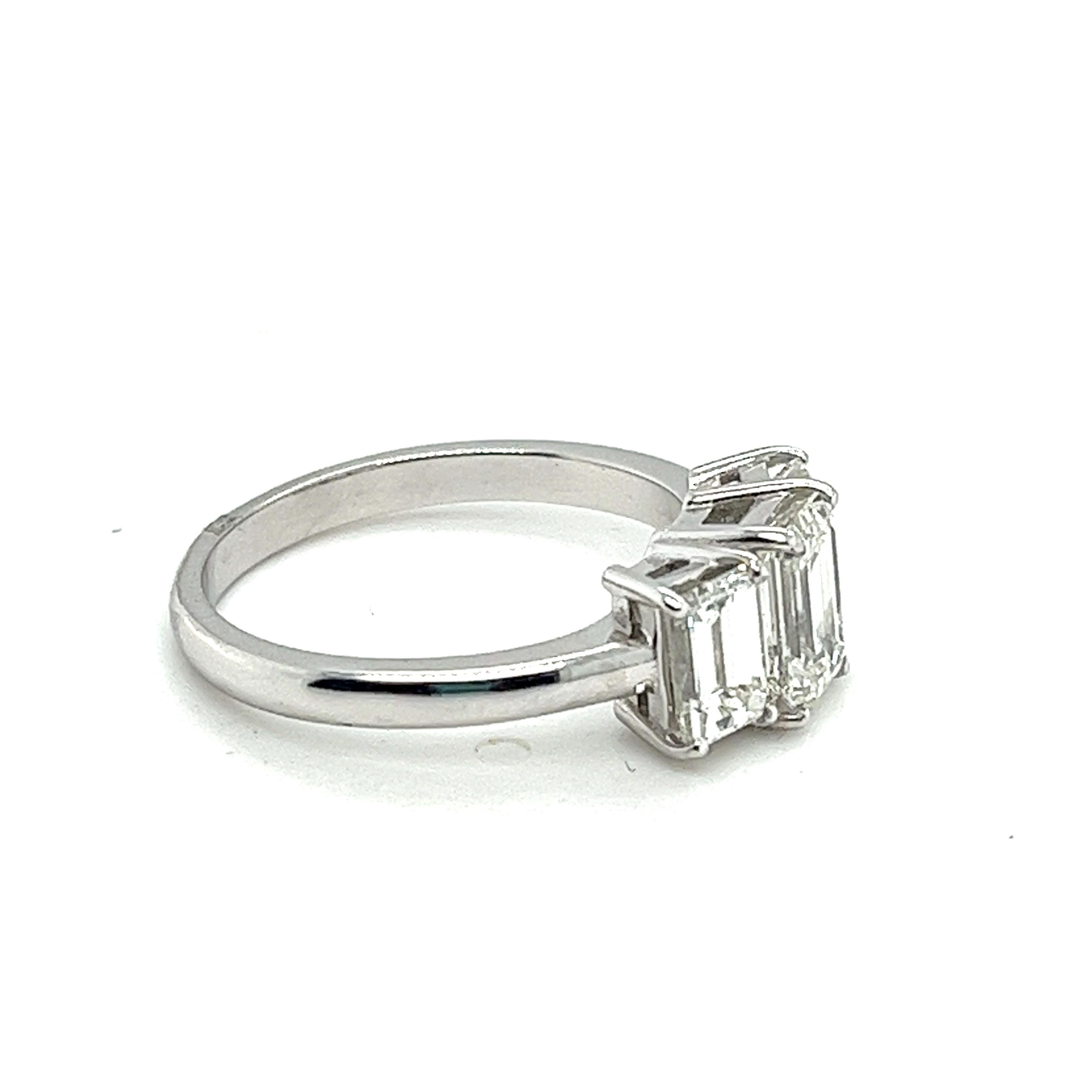 Women's or Men's Platinum 3 Stone Emerald Cut 2.25 Carats Diamonds Ring For Sale