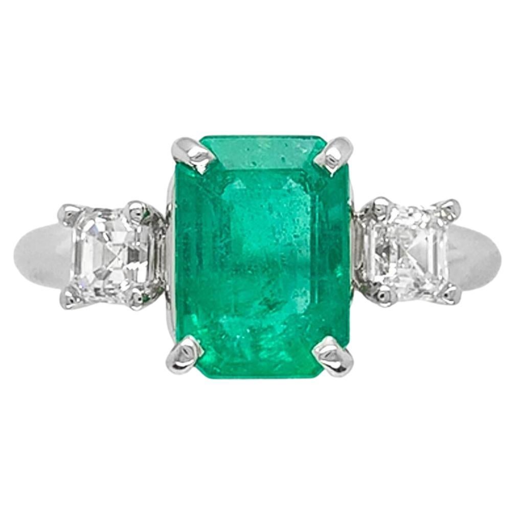 Platin 3 Stein Ring 1,86 Karat Smaragd mit GIA Bericht und Diamanten Größe 6,75
