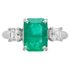 Platin 3 Stein Ring 1,86 Karat Smaragd mit GIA Bericht und Diamanten Größe 6,75