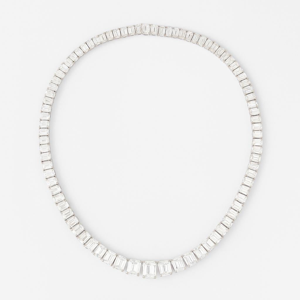 Platinum 30 Carat Emerald Cut Diamond Necklace with GIA Certified Stones In New Condition For Sale In Chicago, IL