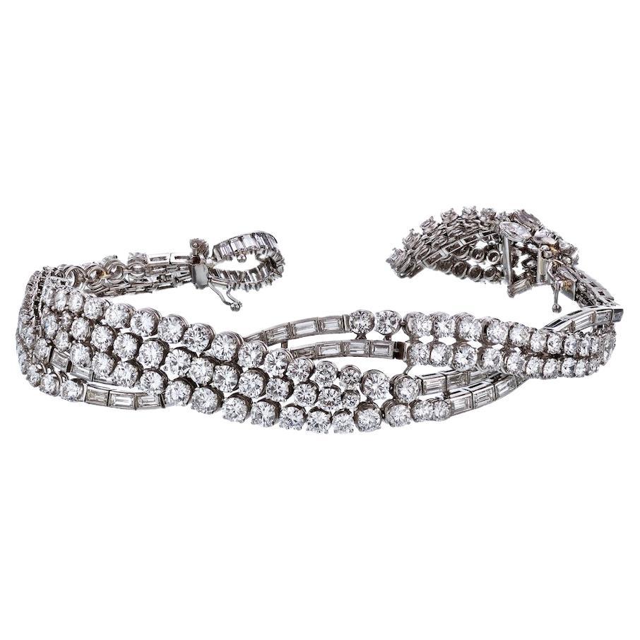 Platin 30 Karat runder Diamant im Baguetteschliff Quaste Vintage-Armband mit Quaste im Angebot