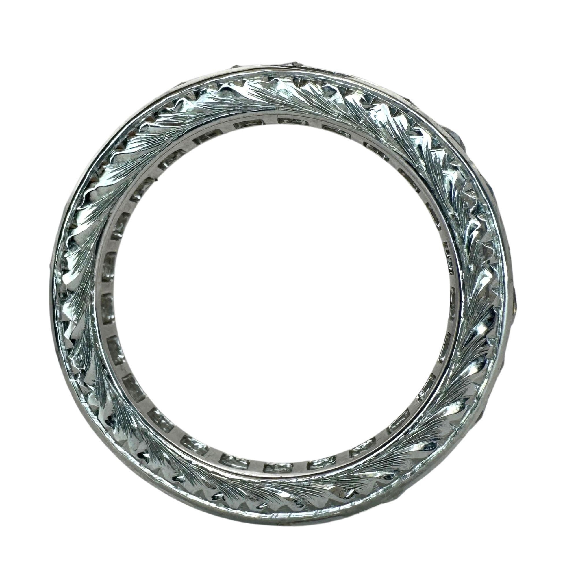 Anillo de eternidad de platino con diamantes recuperados de 3,00 quilates grabado a mano - Talla 5 Corte francés en venta