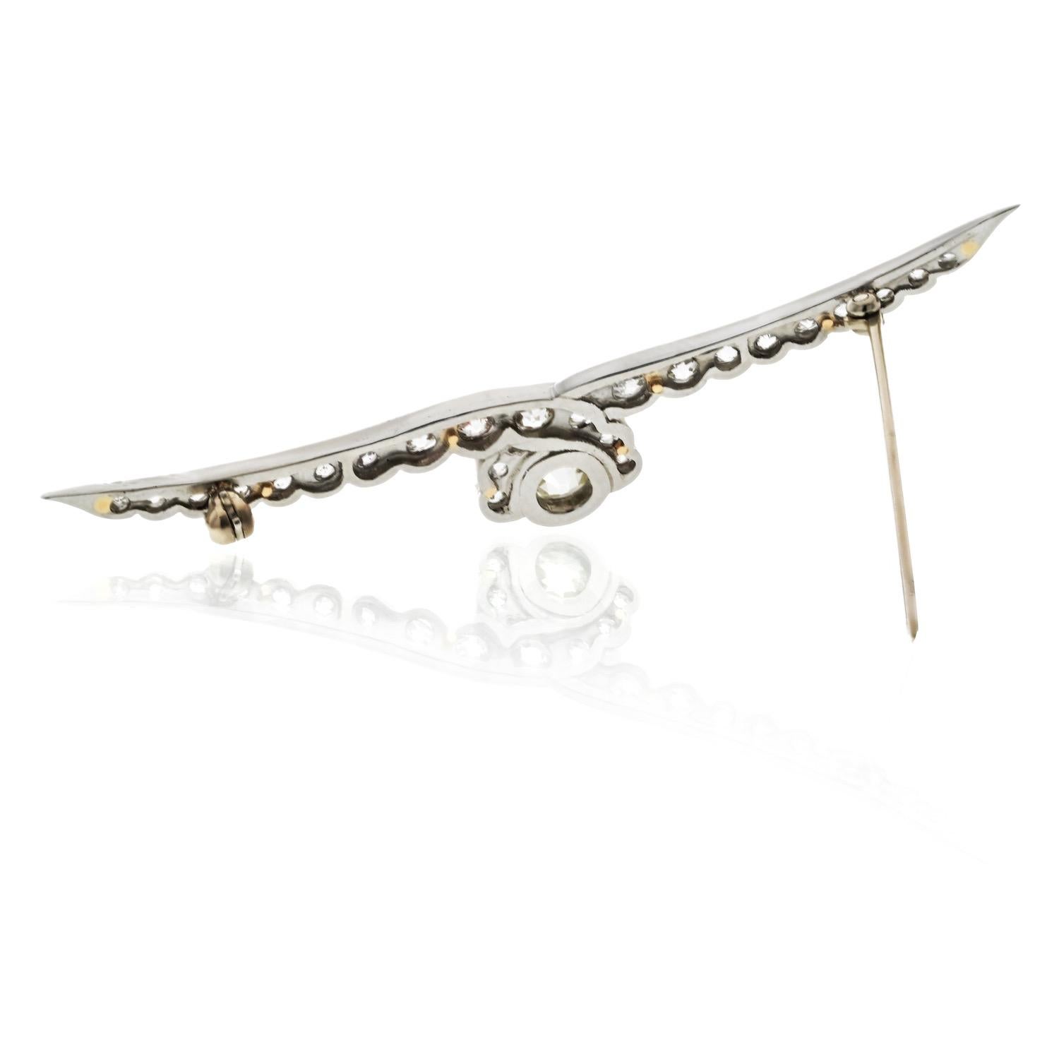 Broche en platine 3.00cttw Antique Old Mine Diamond Brooch Excellent état - En vente à New York, NY