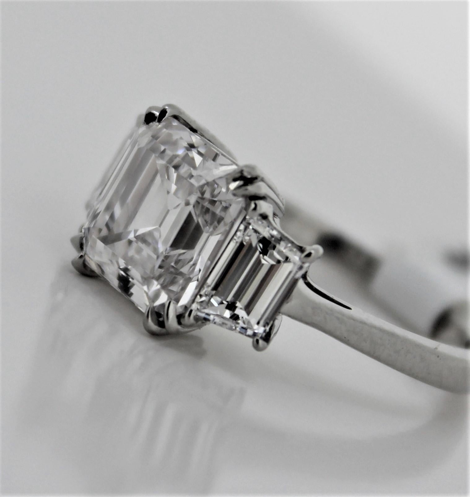 Platinum 3.01 Carat Assher Cut Diamond 3-Stone Ring, GIA, F Color, VVS1 Clarity For Sale 1
