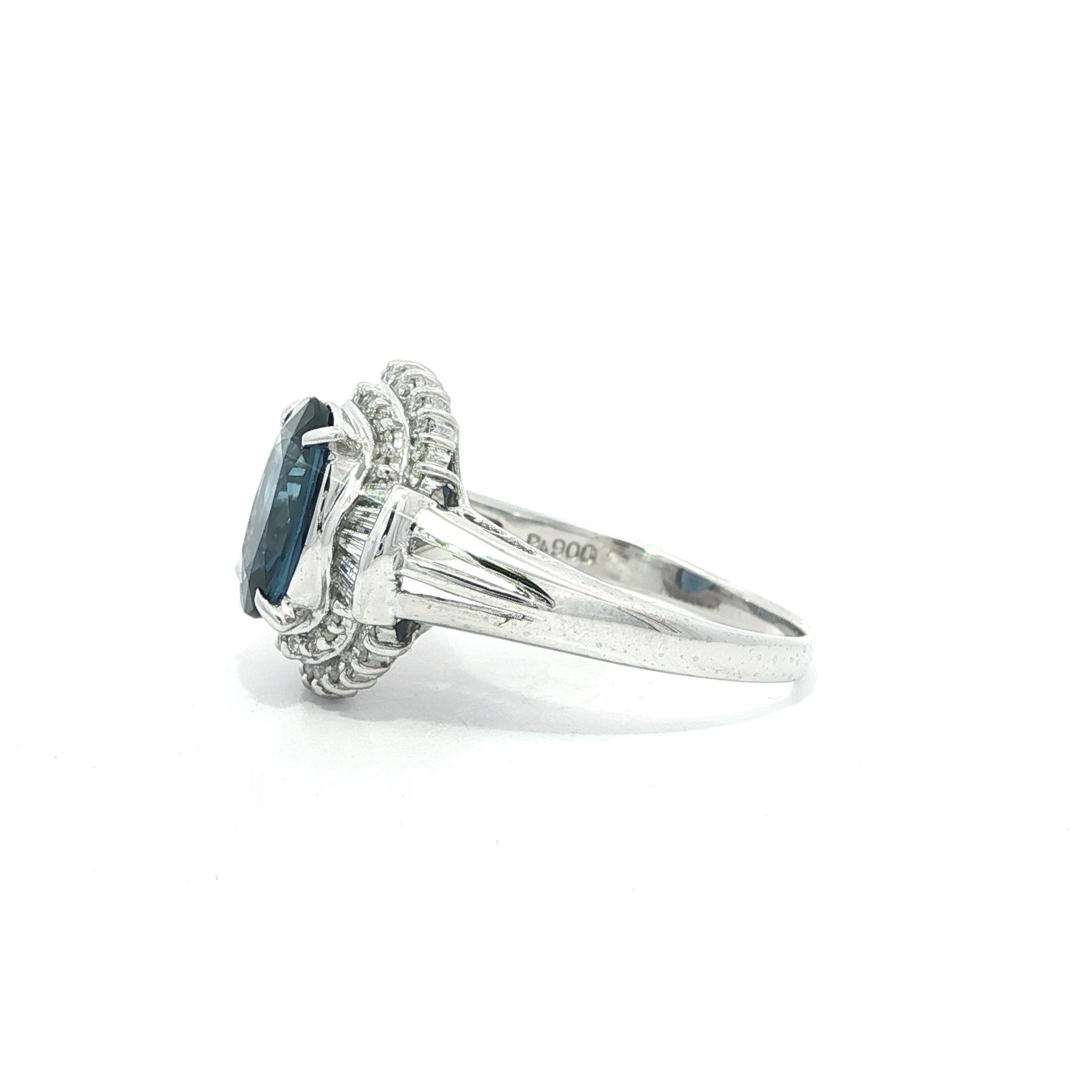 Platin 3,02ctw Oval Blauer Saphir w / Runde & Baguette Diamant Ballerina Ring Damen im Angebot
