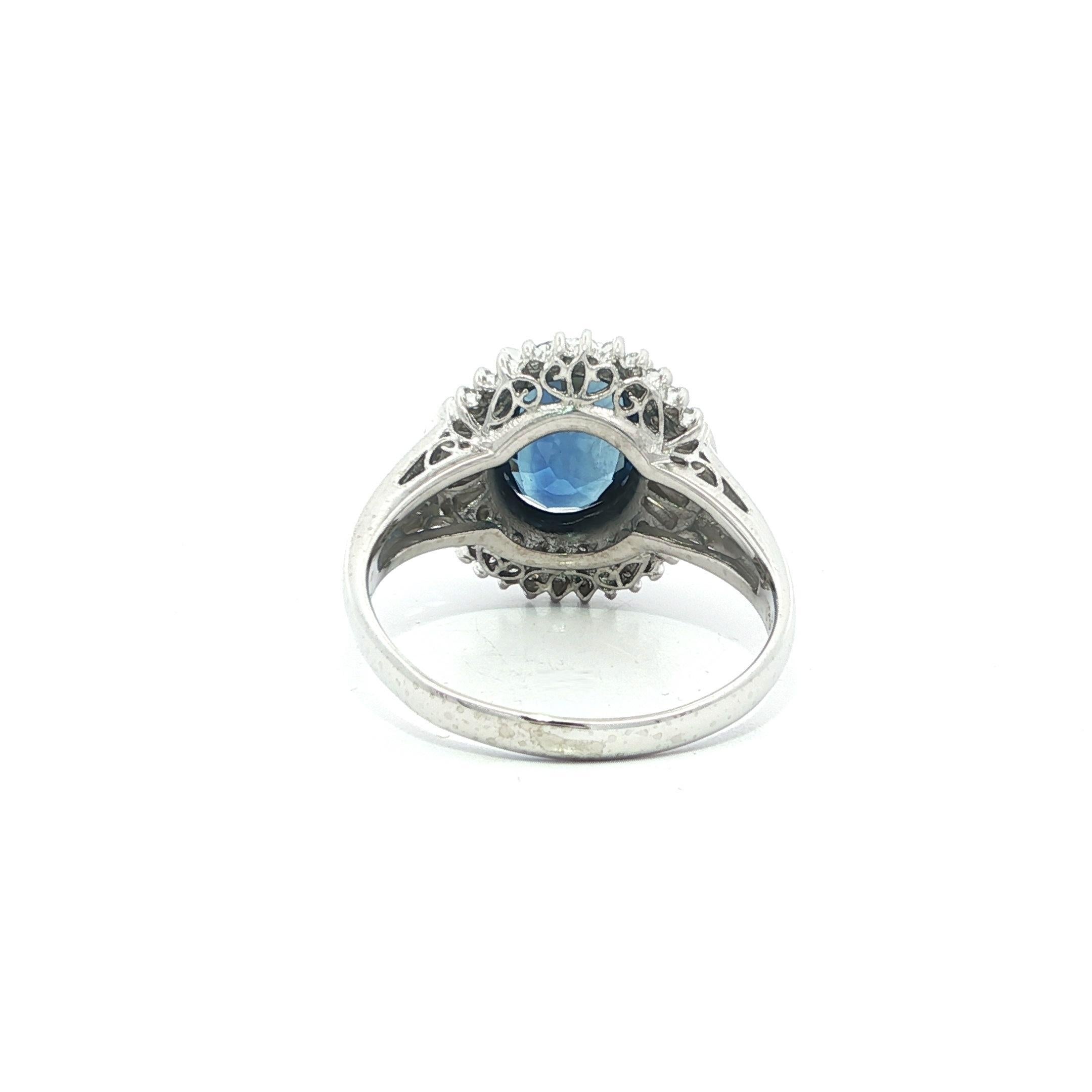 Platin 3,02ctw Oval Blauer Saphir w / Runde & Baguette Diamant Ballerina Ring im Angebot 1