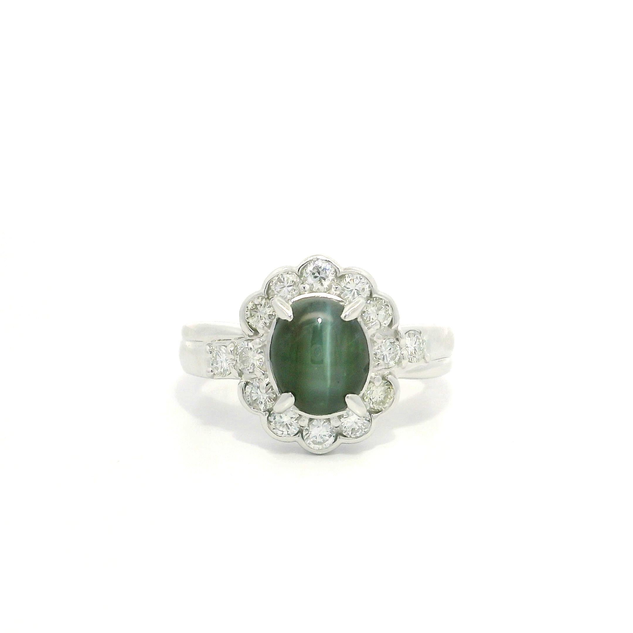 Platinum 3.07ctw Cabochon Sharp Greenish Cat's Eye w/ Diamond Halo Ring For Sale 9