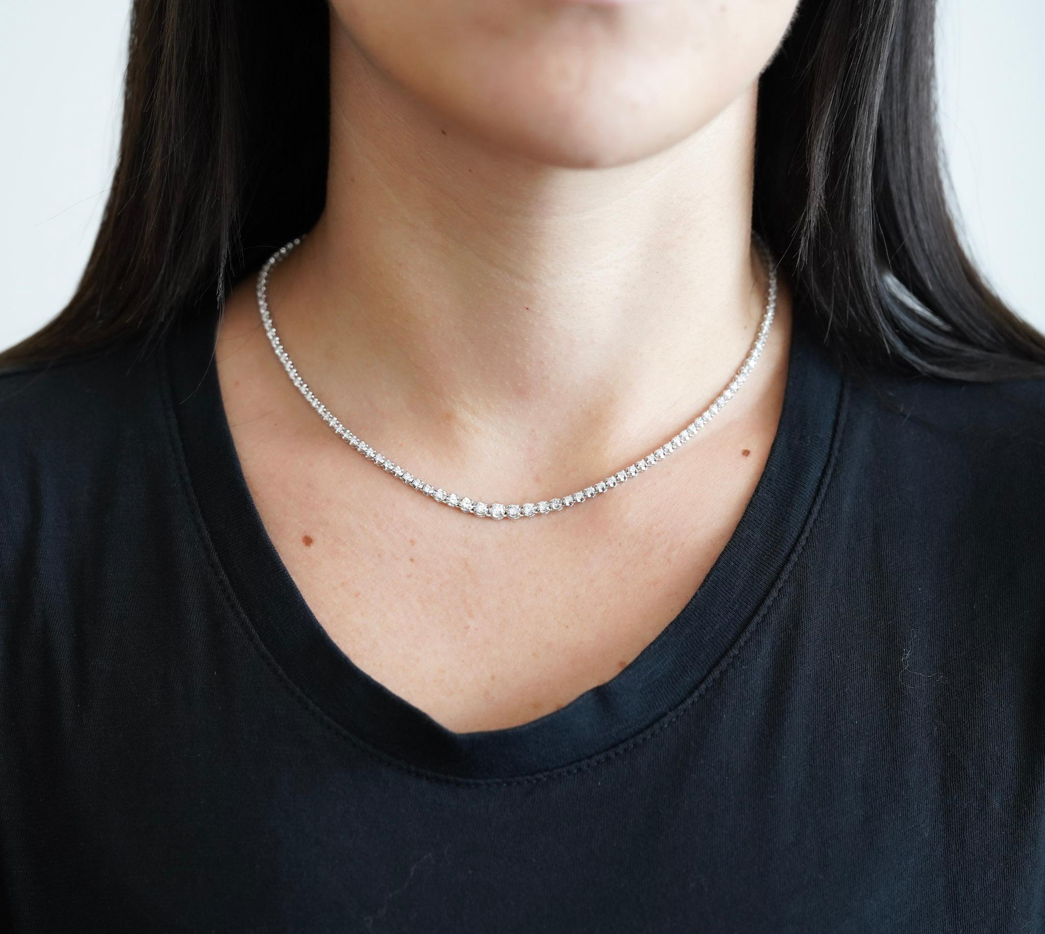 Modern Platinum 3.09 Carat Diamond Graduated Tennis Choker Necklace For Sale