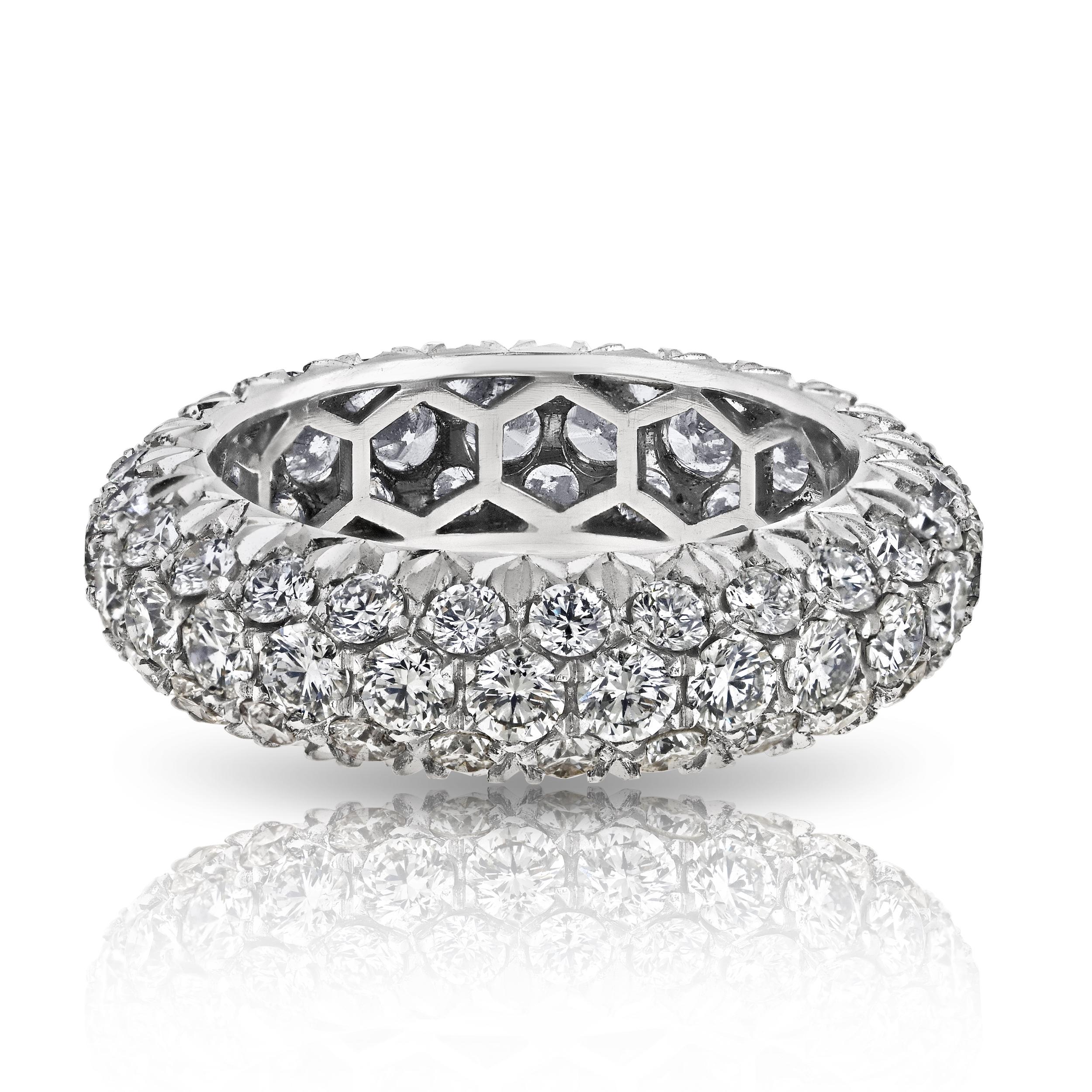Contemporary Platinum 3.10cttw Three Row Round Cut Diamond Pave Band For Sale