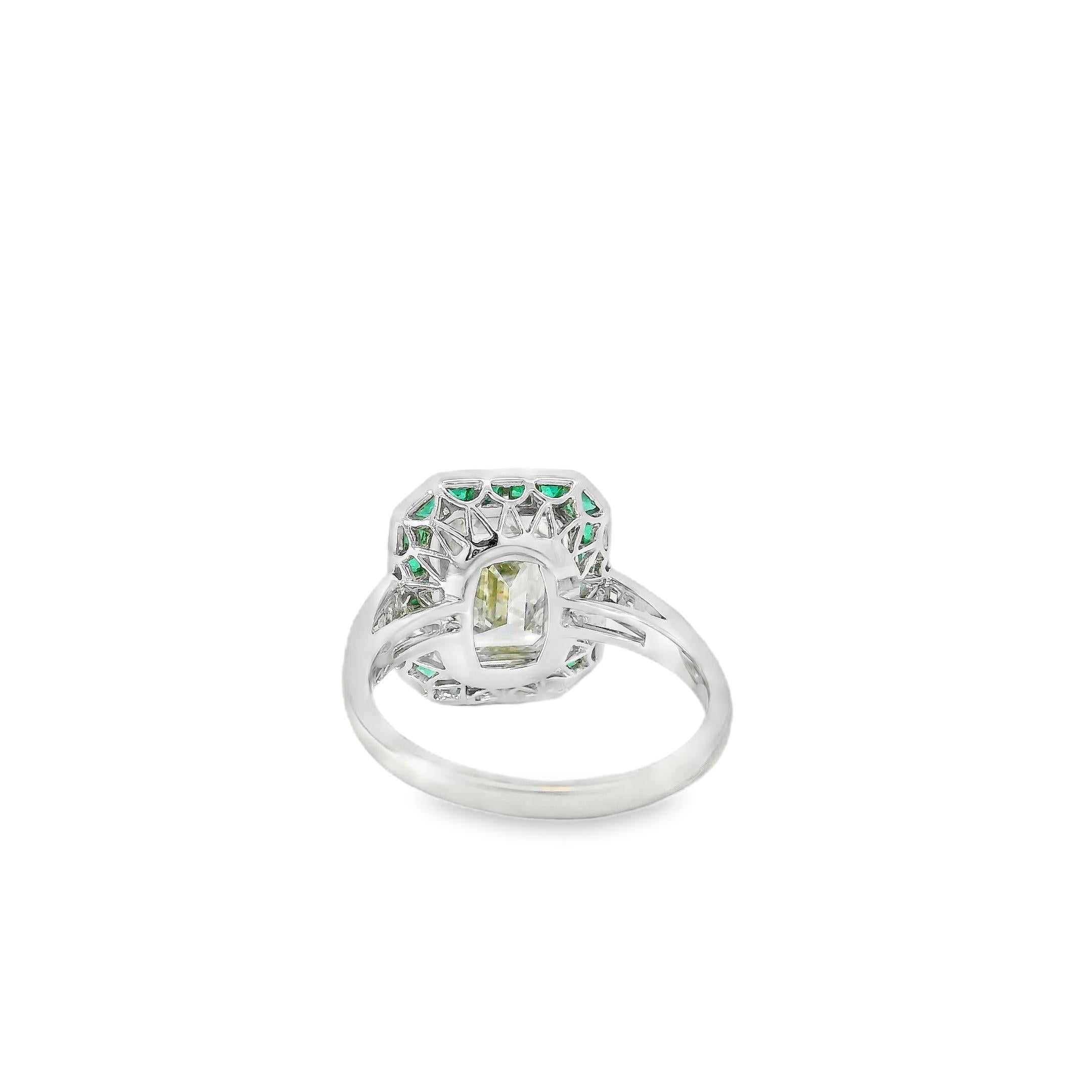 Platinum 3.15ct Diamond and Emerald Ring in vendita 6