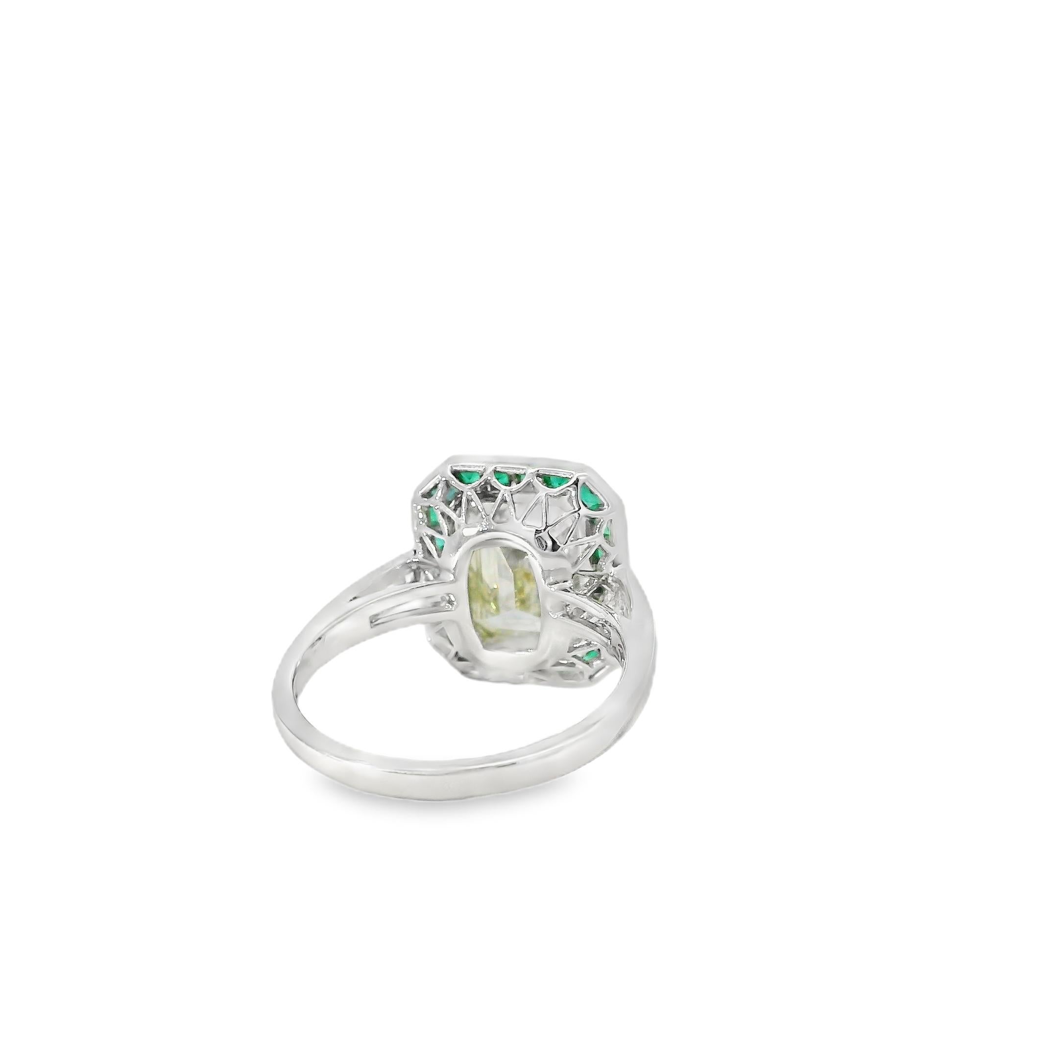 Platinum 3.15ct Diamond and Emerald Ring in vendita 8