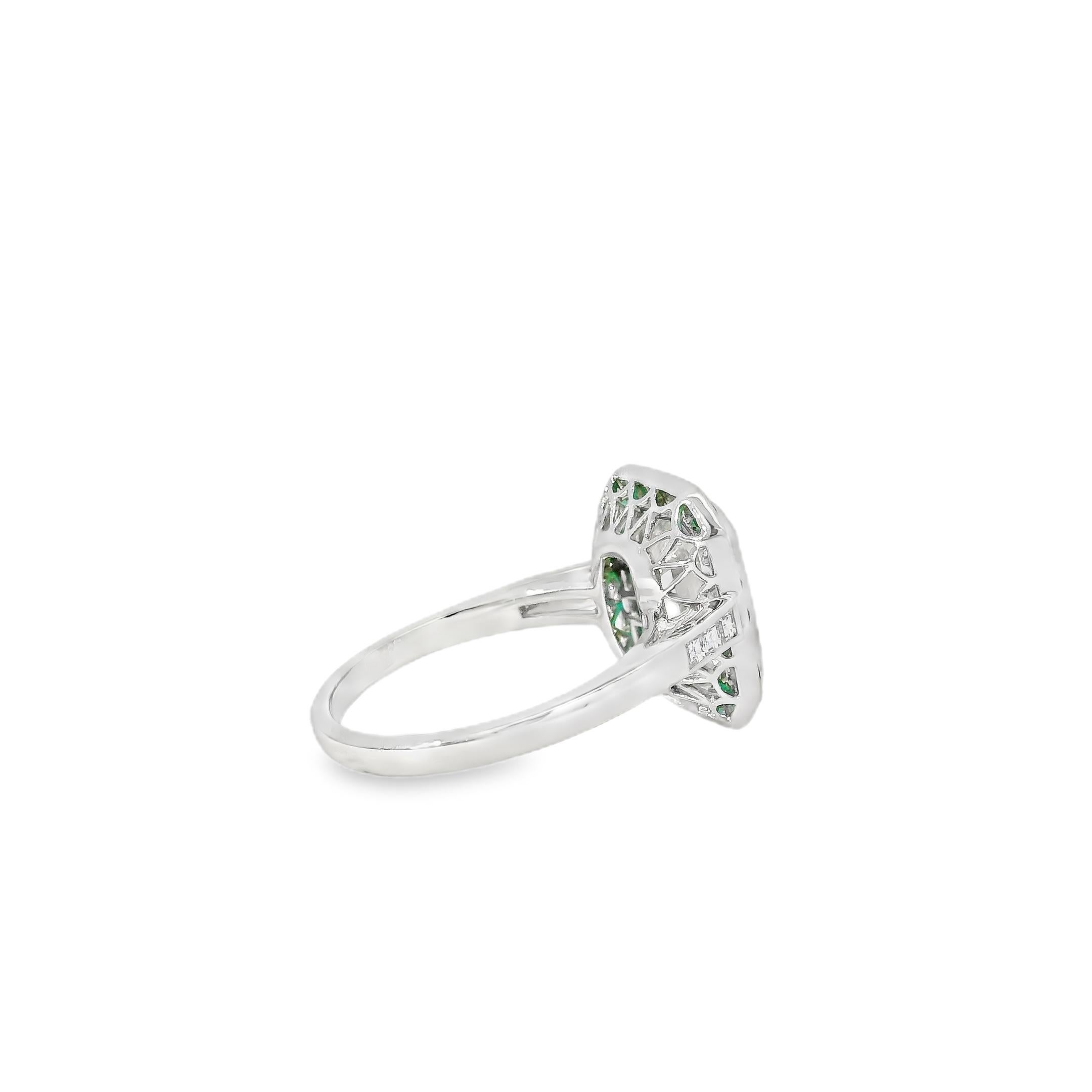 Platinum 3.15ct Diamond and Emerald Ring in vendita 10