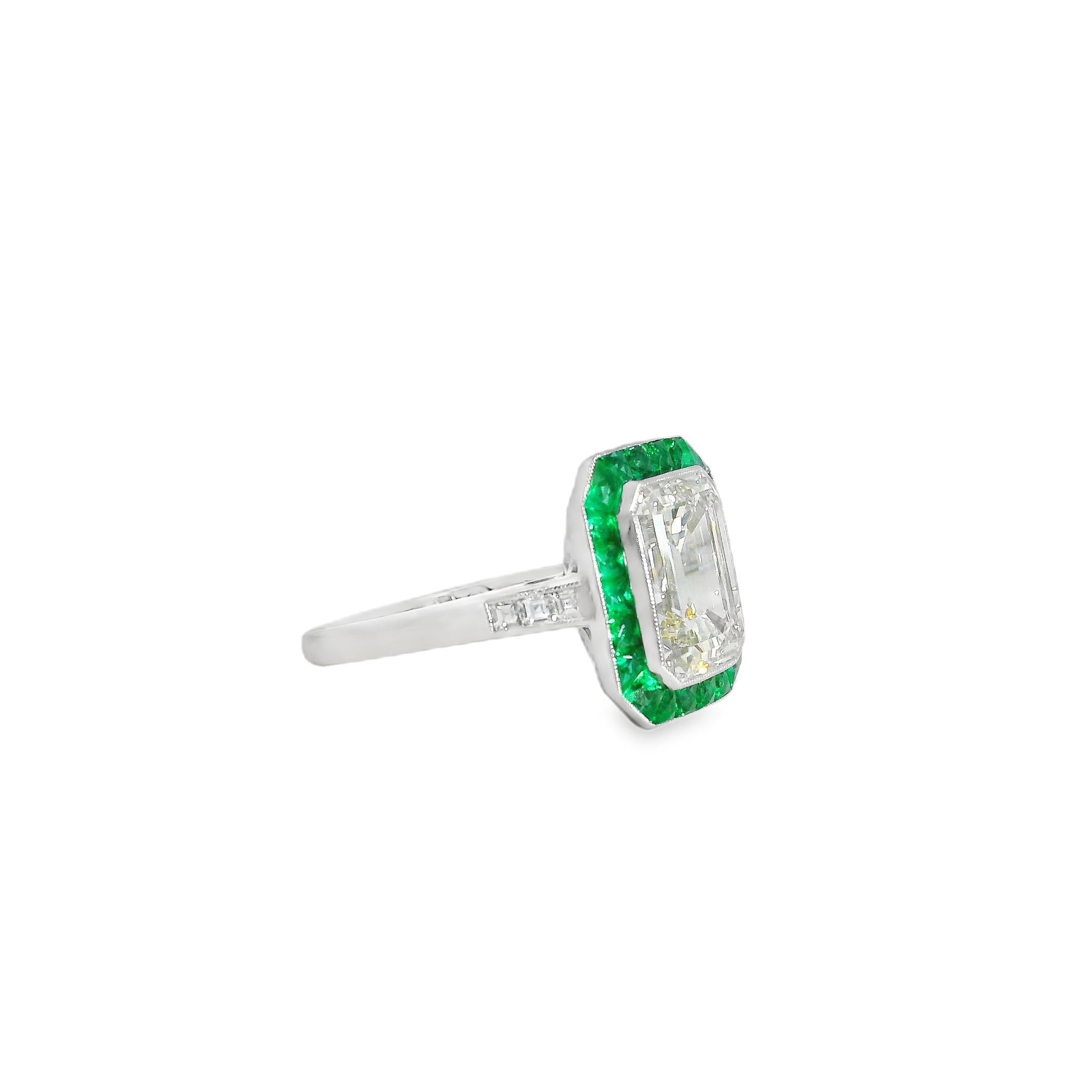 Platinum 3.15ct Diamond and Emerald Ring in vendita 13