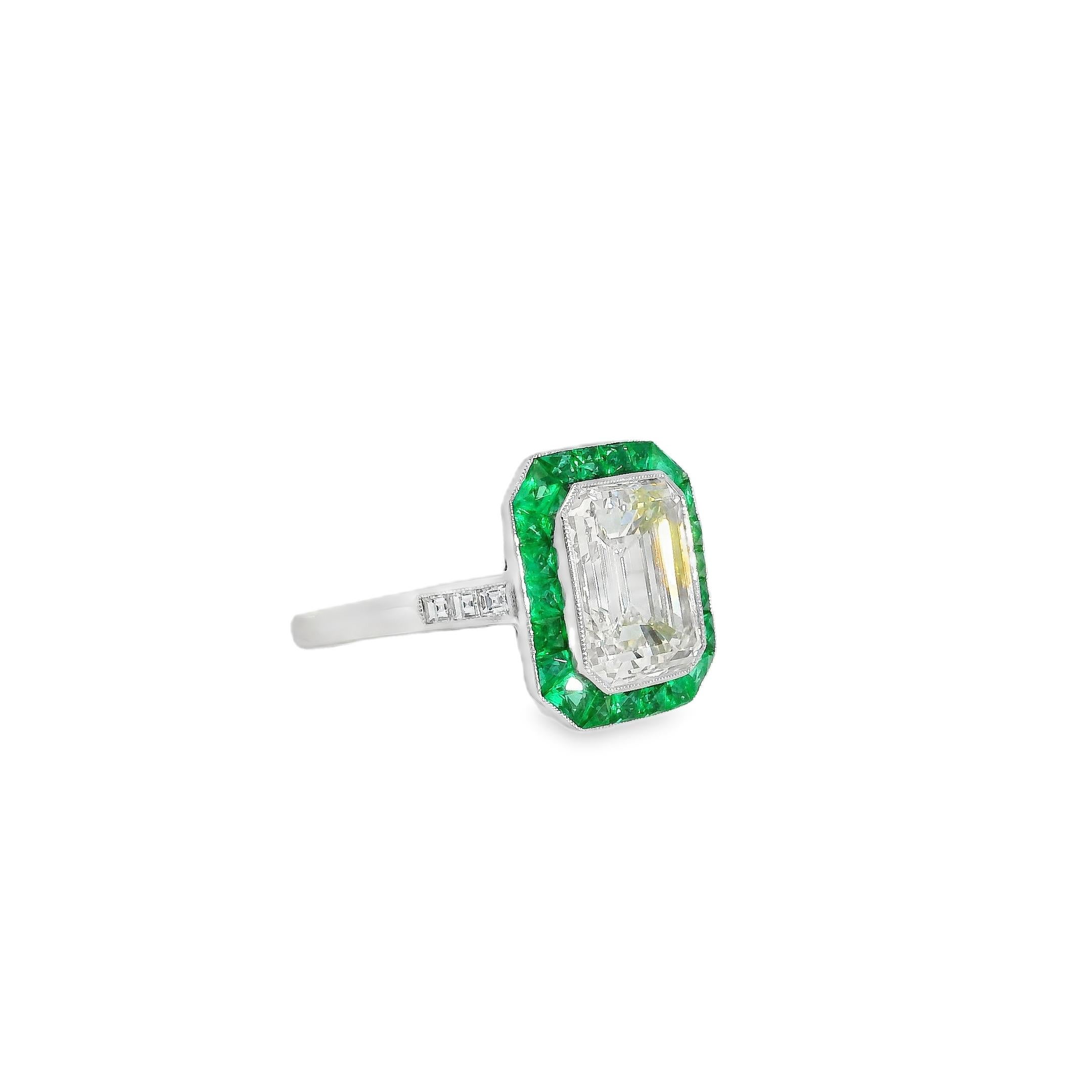 Platinum 3.15ct Diamond and Emerald Ring in vendita 14
