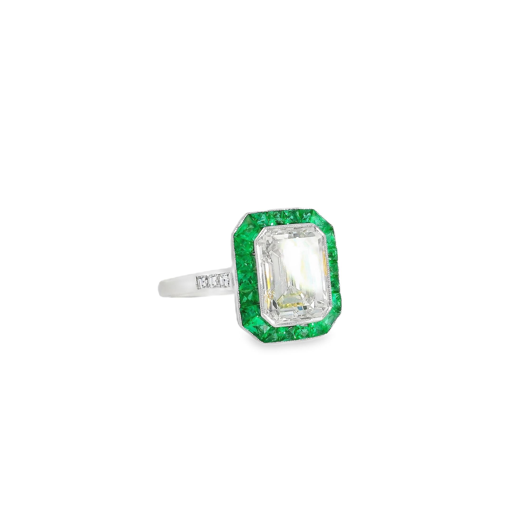 Platinum 3.15ct Diamond and Emerald Ring in vendita 15