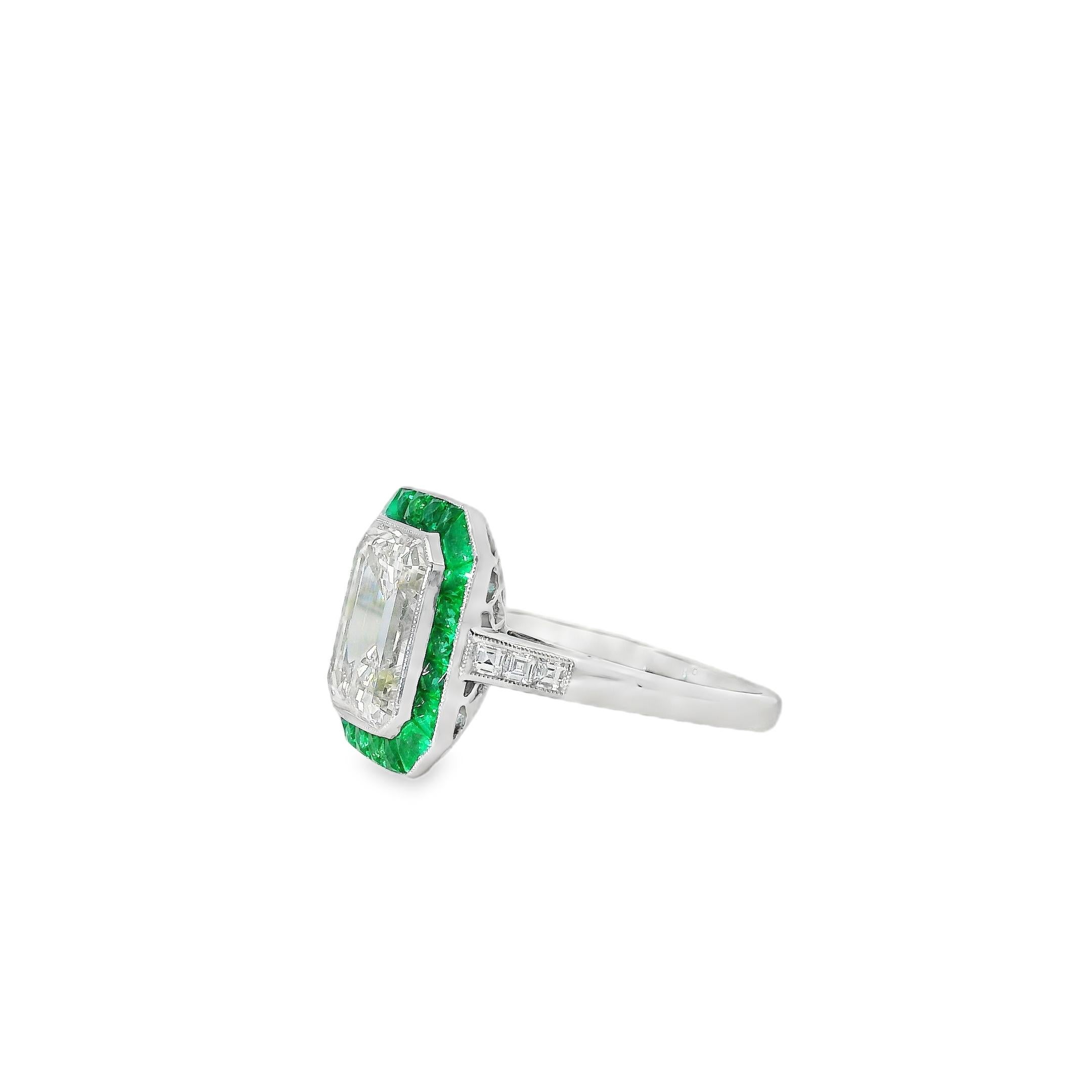 Platinum 3.15ct Diamond and Emerald Ring In condizioni Nuovo in vendita a Boca Raton, FL