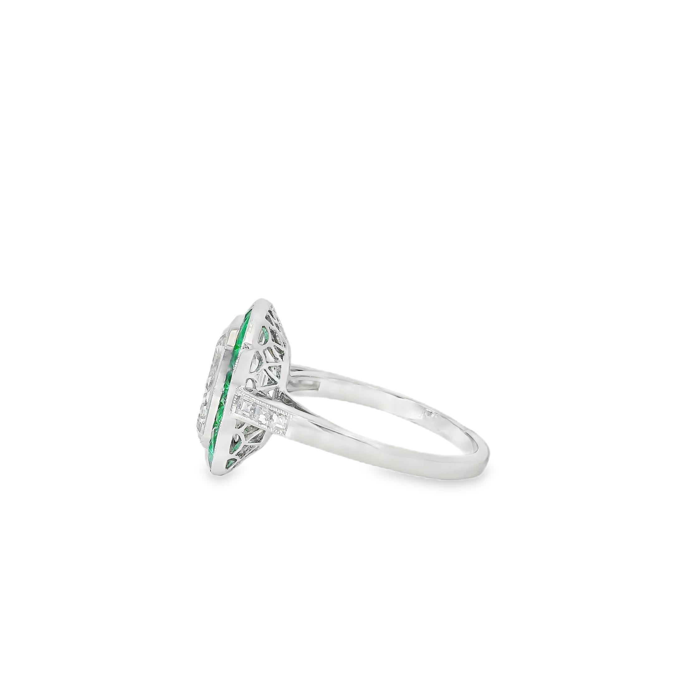 Platinum 3.15ct Diamond and Emerald Ring in vendita 1