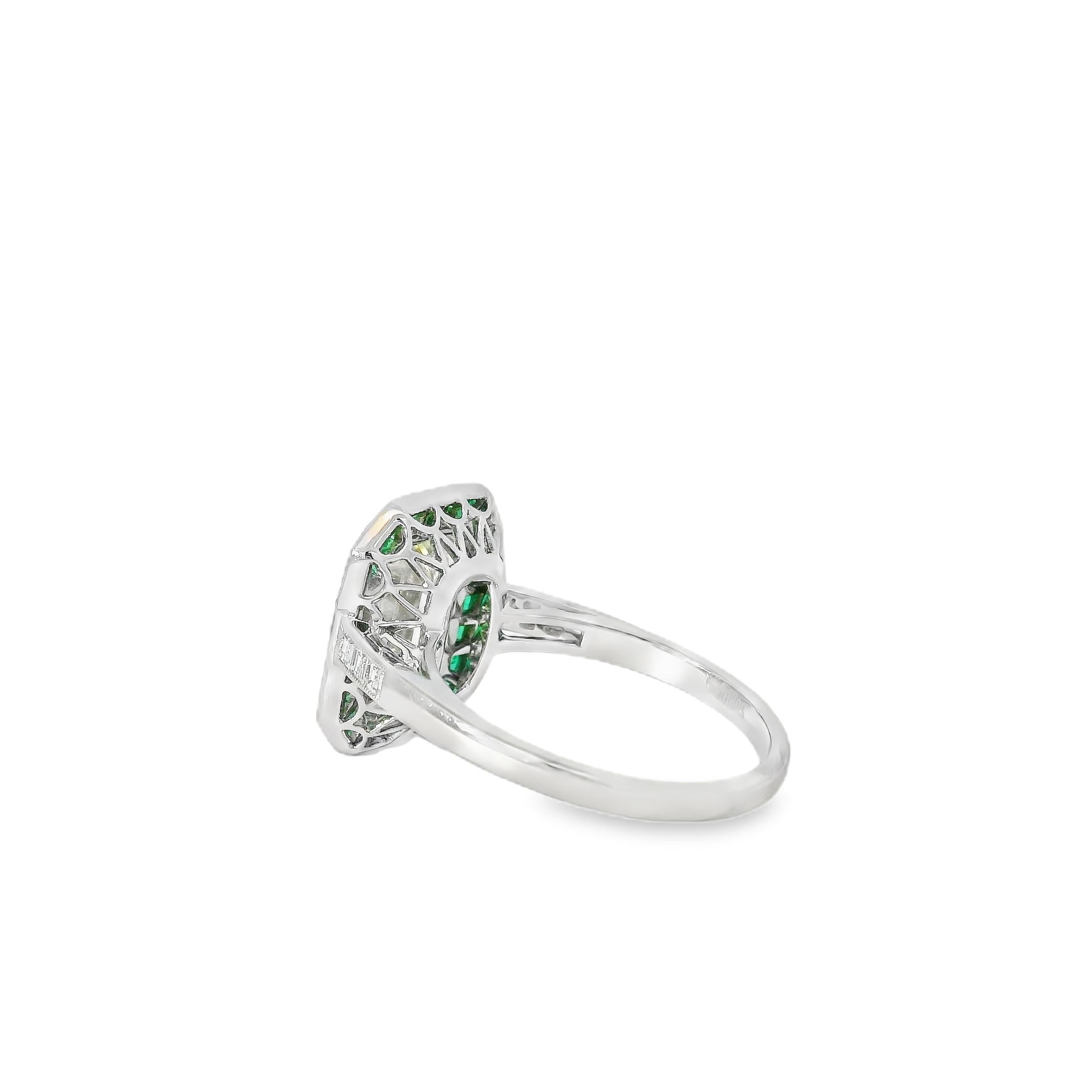 Platinum 3.15ct Diamond and Emerald Ring in vendita 3