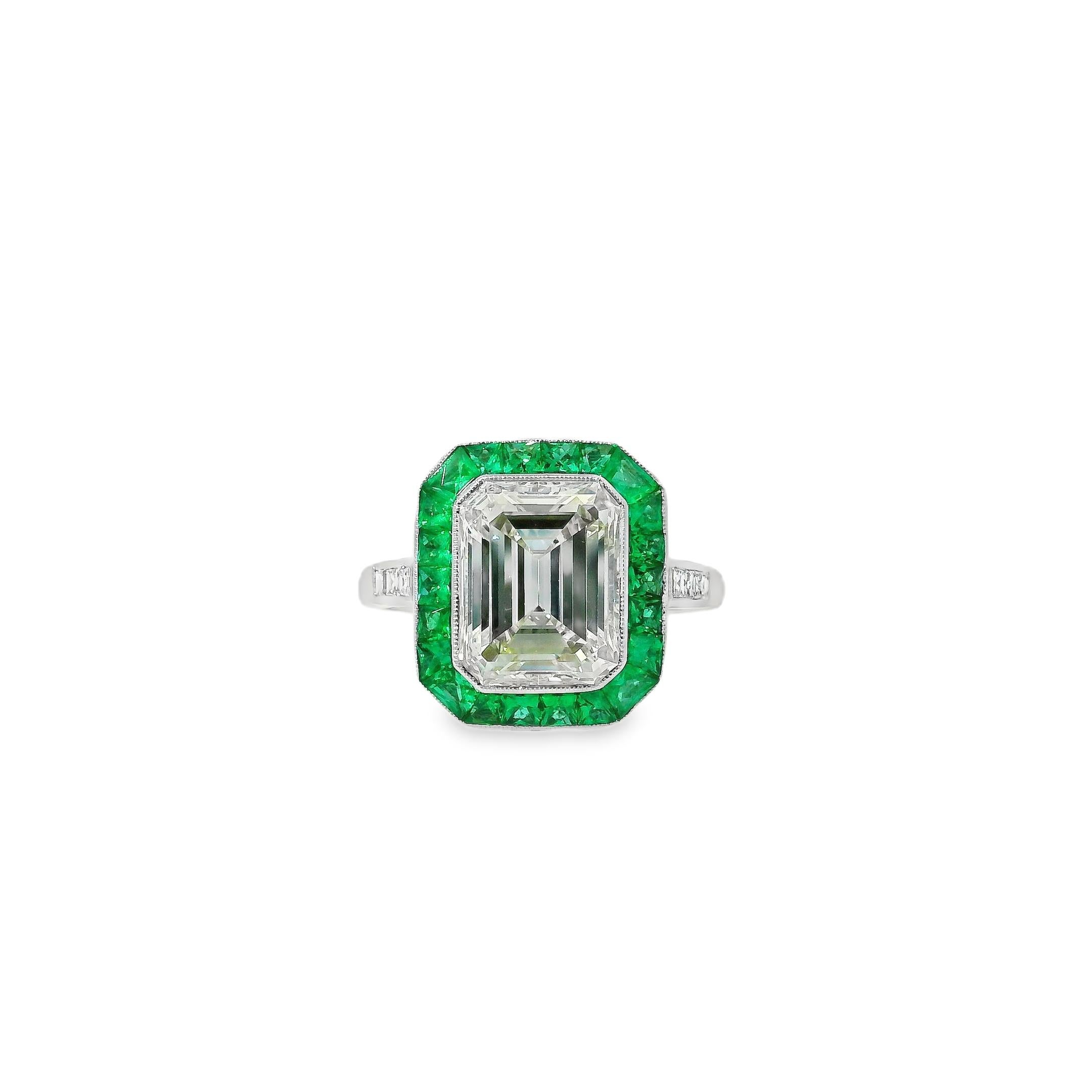 Platinum 3.15ct Diamond and Emerald Ring in vendita