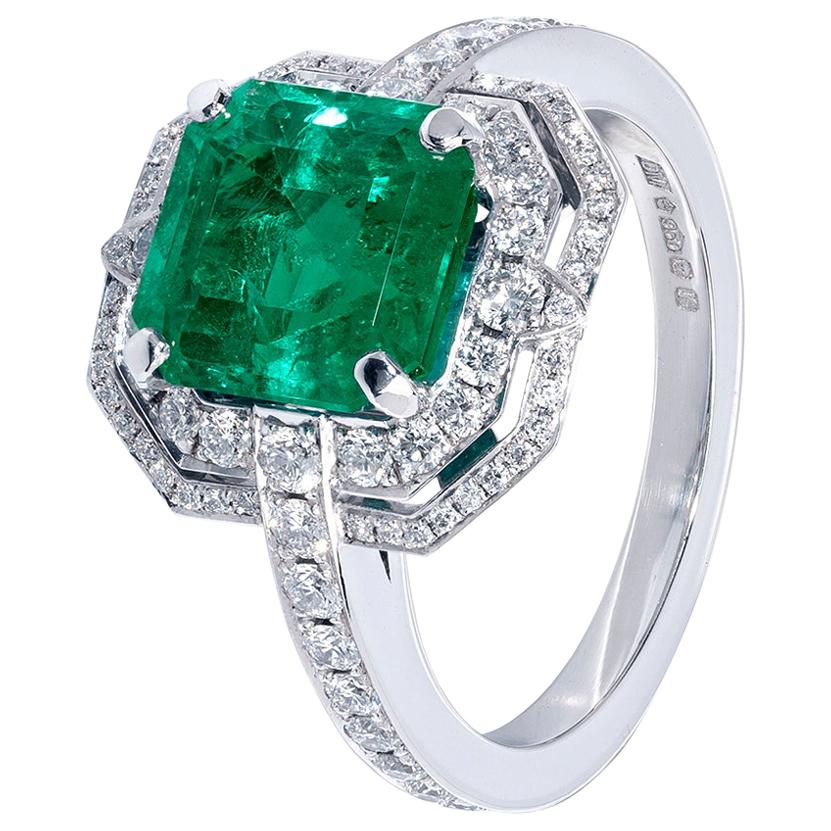 Certified 3.16 Carats Emerald Ring with White Diamonds Halo in Art Deco Style For Sale