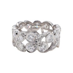 Anello Eternity Band in platino con diamante floreale da 3,20 carati