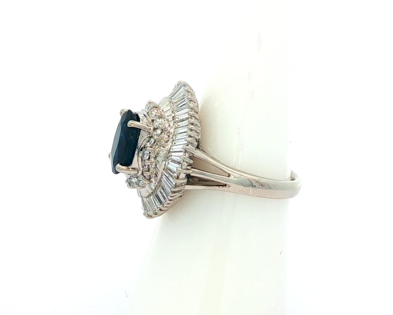 Taille brillant Bague ballerine en platine 3.21ctw Large Deep Blue Oval Sapphire Diamond Ballerina Statement Ring en vente