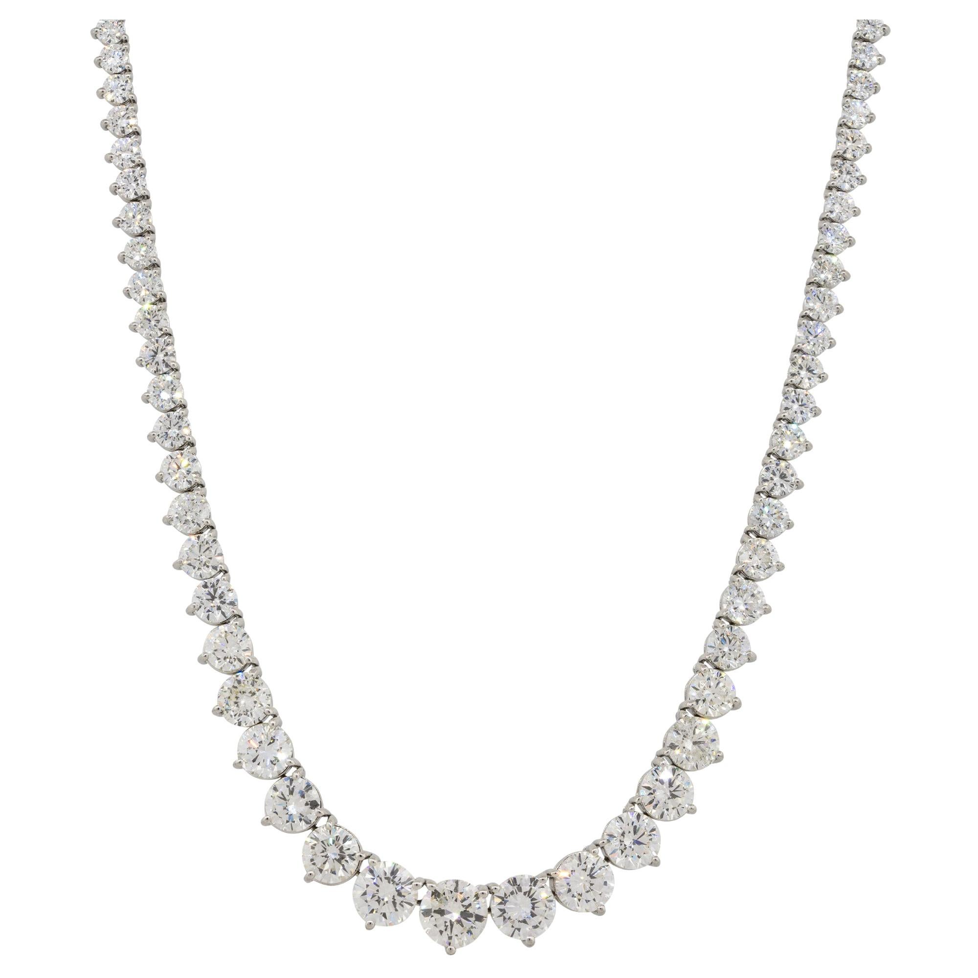 Collier gradué en platine avec diamants ronds de 32,40 carats