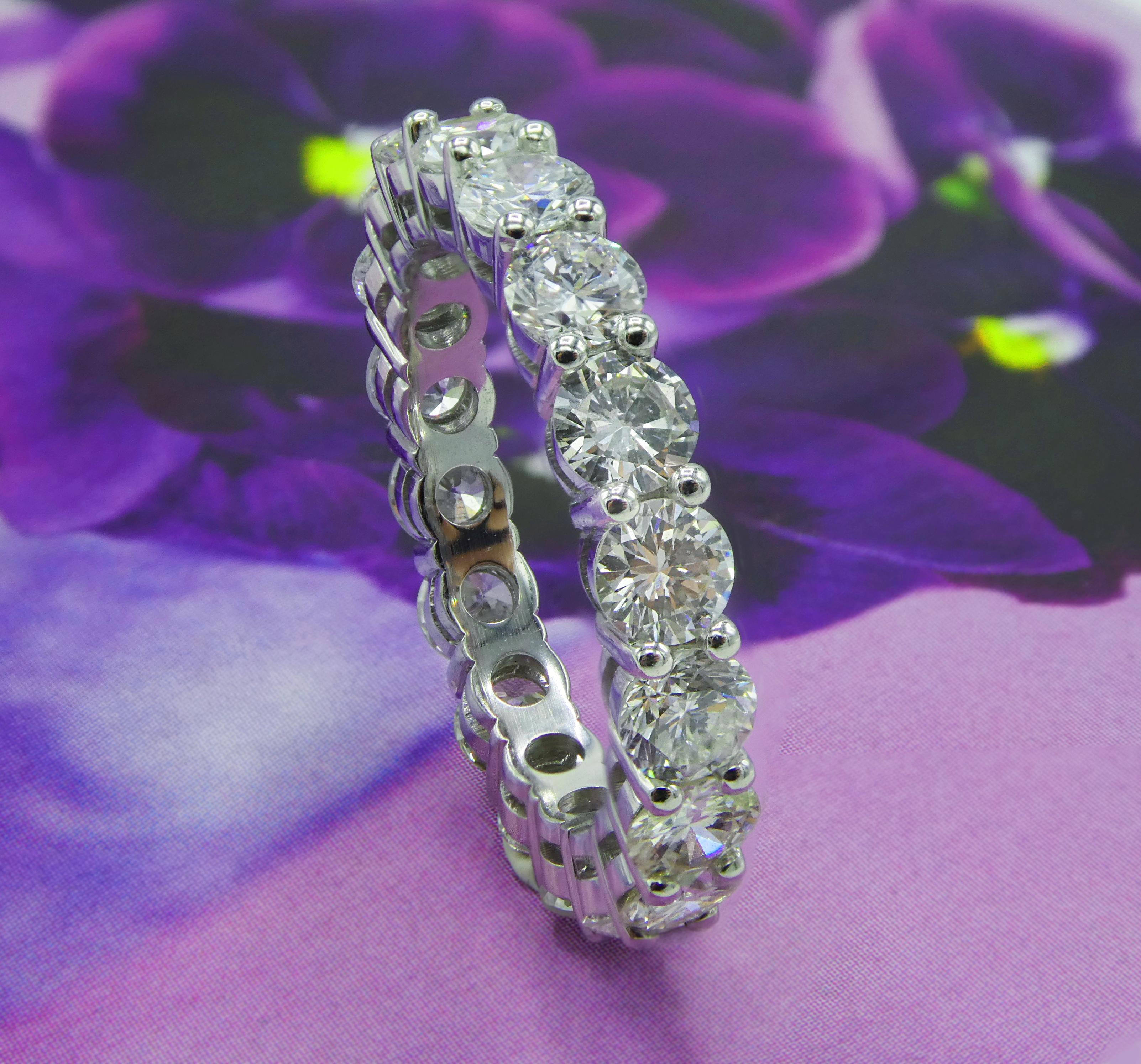 Platinum 3.27 Carat Round Diamond Eternity Band Ring In New Condition In  Baltimore, MD