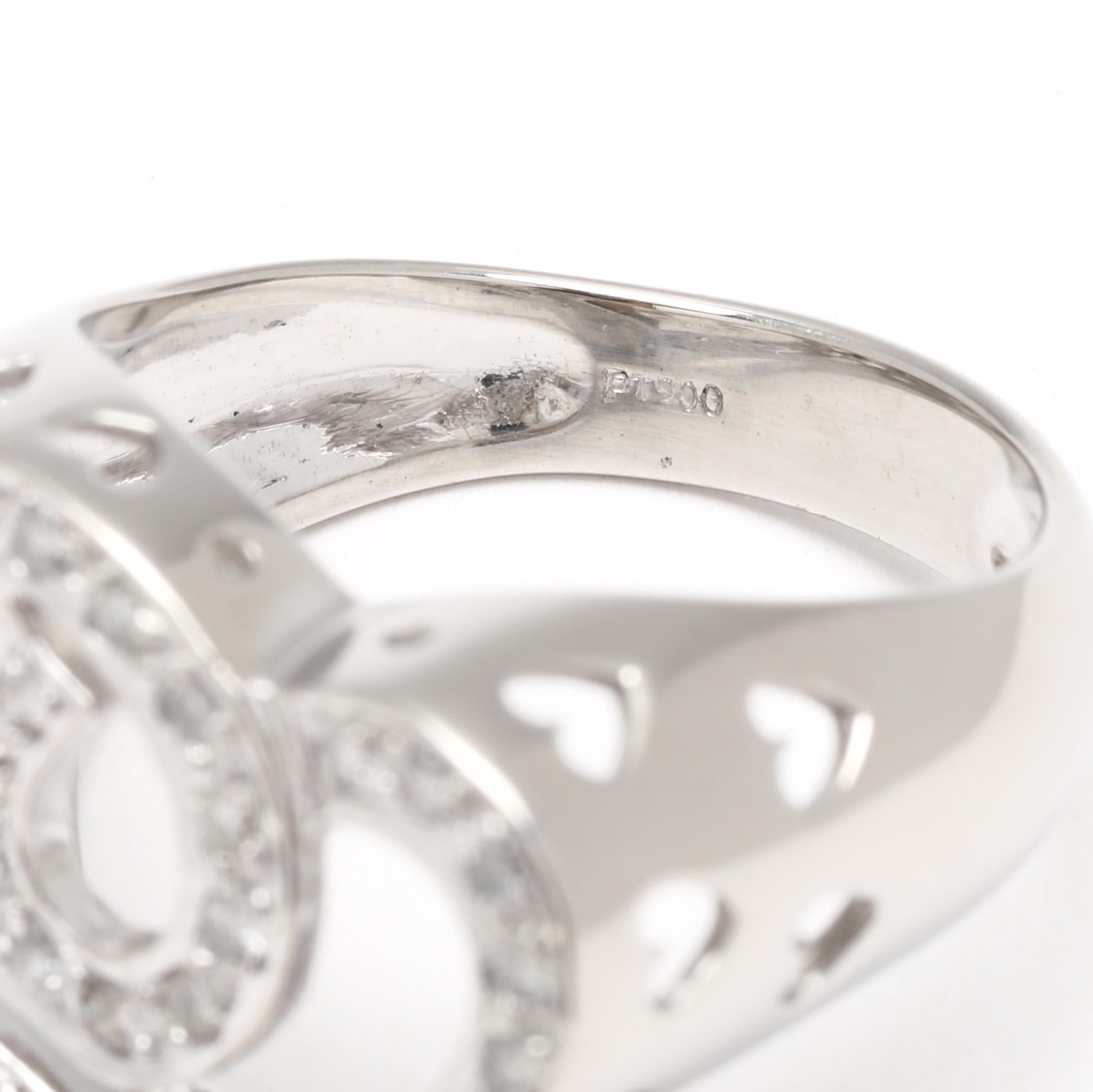 Platinum .33ctw Diamond Heart Ring, Ring Size 6.75, Statement Ring für Damen oder Herren im Angebot