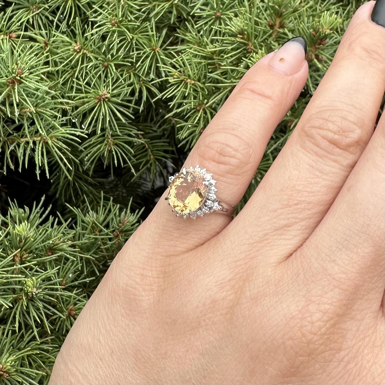 Anillo de Platino con Halo de Diamantes y Topacio Naranja Dorado de 3,46 ctw en venta 5