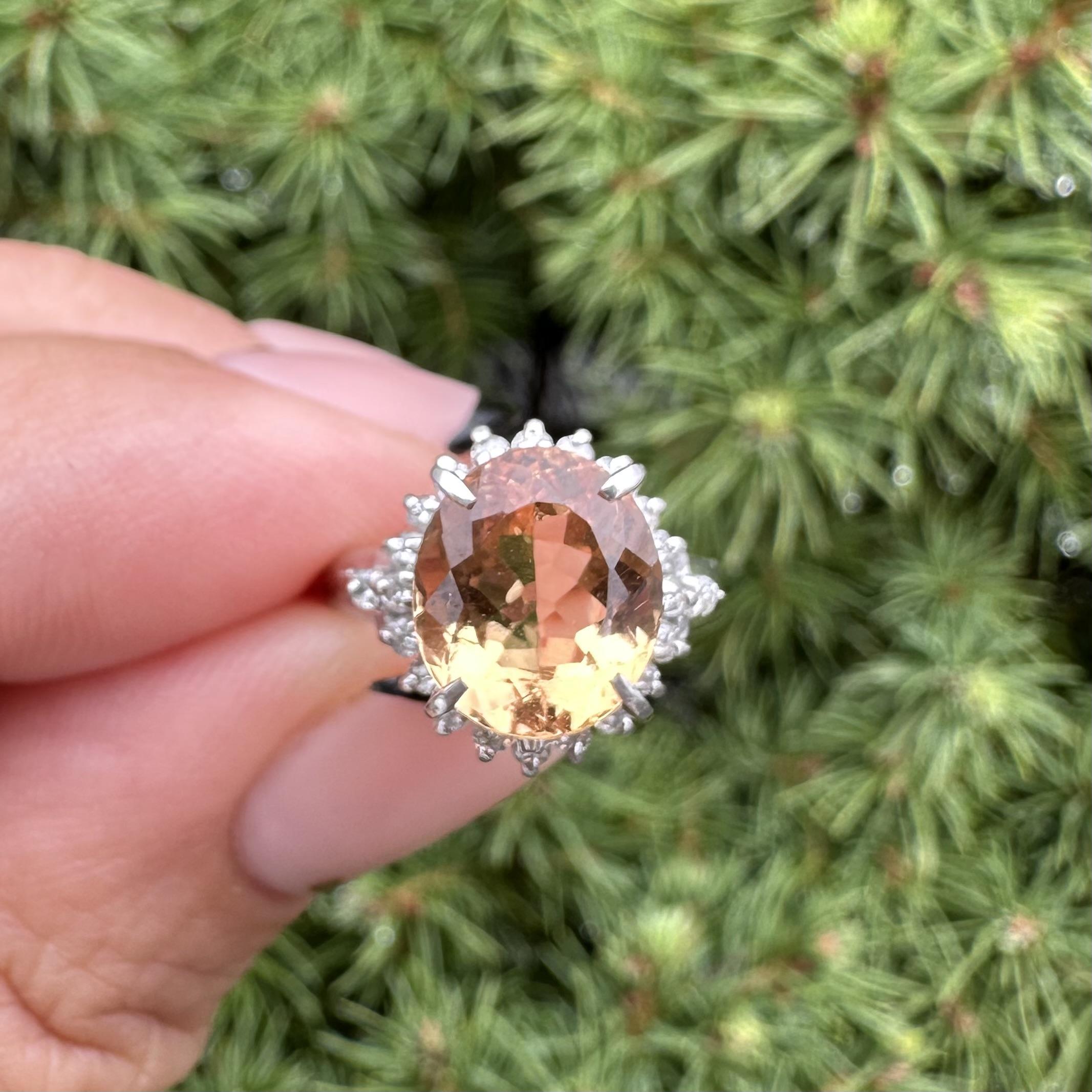 Anillo de Platino con Halo de Diamantes y Topacio Naranja Dorado de 3,46 ctw en venta 10