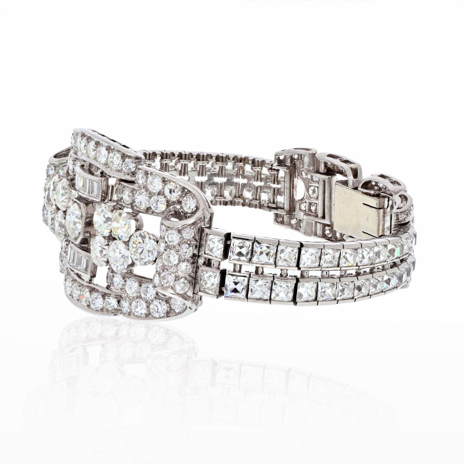 Platinum 35 Carats Diamond Deco Bracelet In Excellent Condition For Sale In New York, NY
