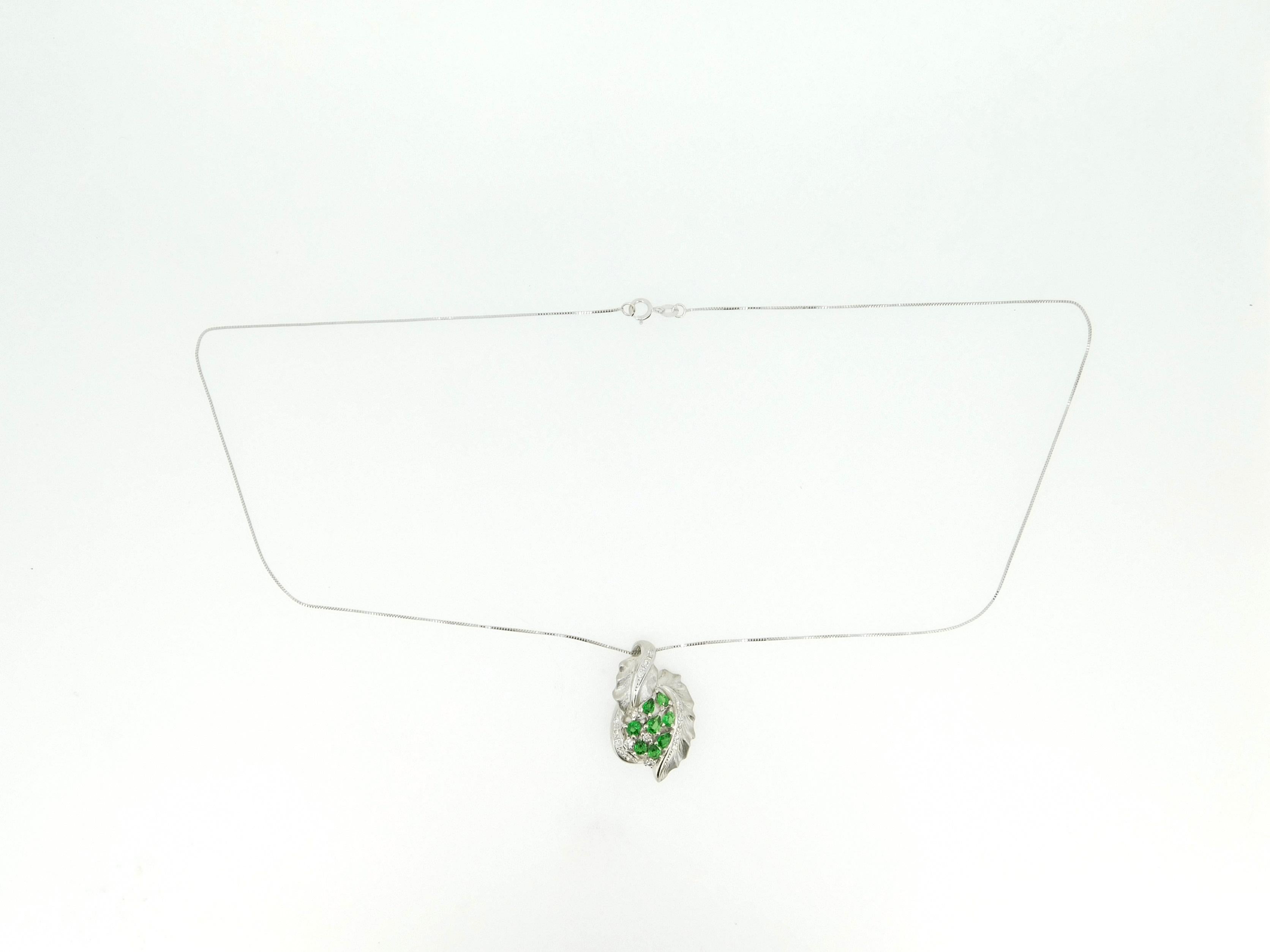 Platinum 3.50ct Genuine Natural Tsavorite Garnet and Diamond Pendant '#J4374' In Excellent Condition For Sale In Big Bend, WI