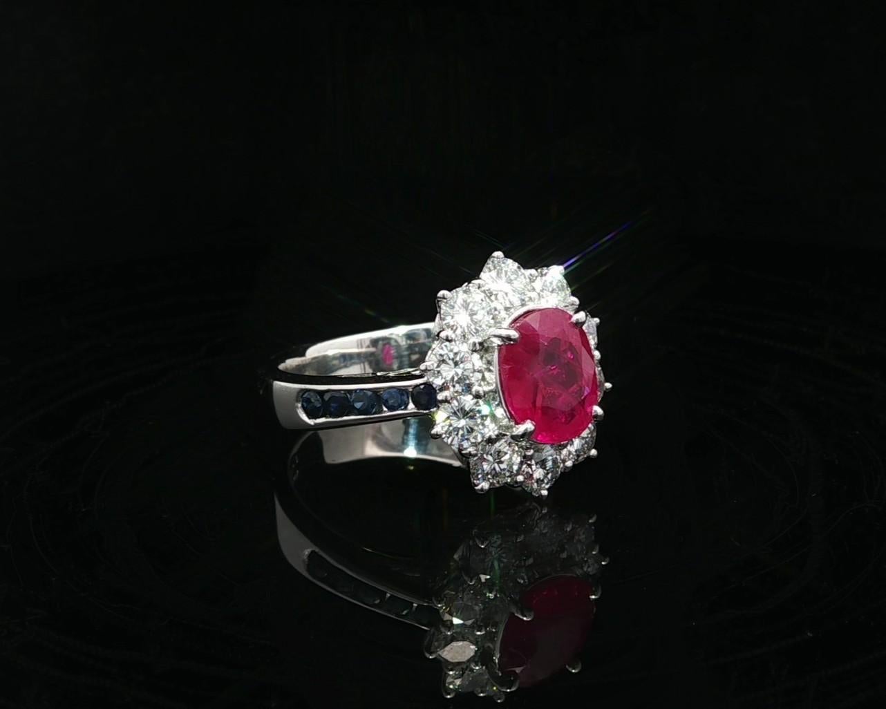 Bague d'épaules en platine 3.52ctw GIA Rouge brillant Rubis de Birmanie Diamant Halo Saphir en vente 5