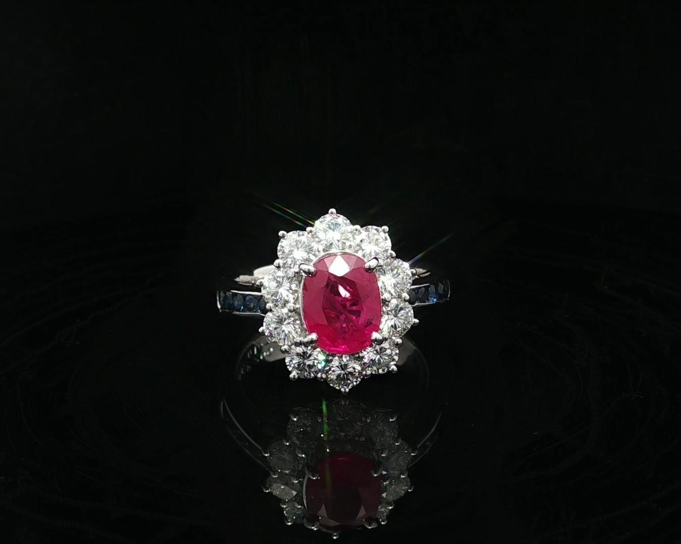 Bague d'épaules en platine 3.52ctw GIA Rouge brillant Rubis de Birmanie Diamant Halo Saphir en vente 4