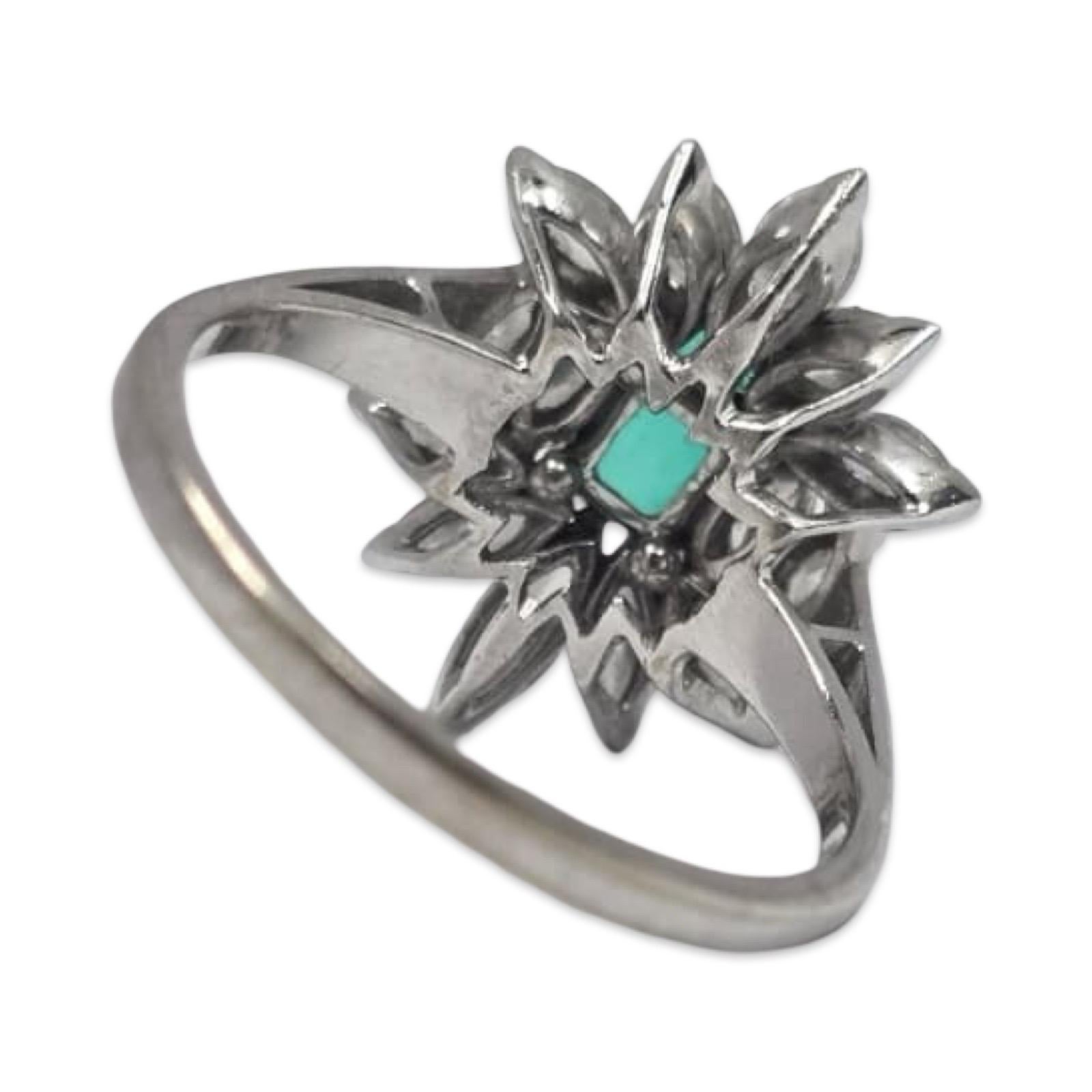 Platin 3,64 TCW Smaragd und Marquise Diamant Cluster Ring im Angebot 2