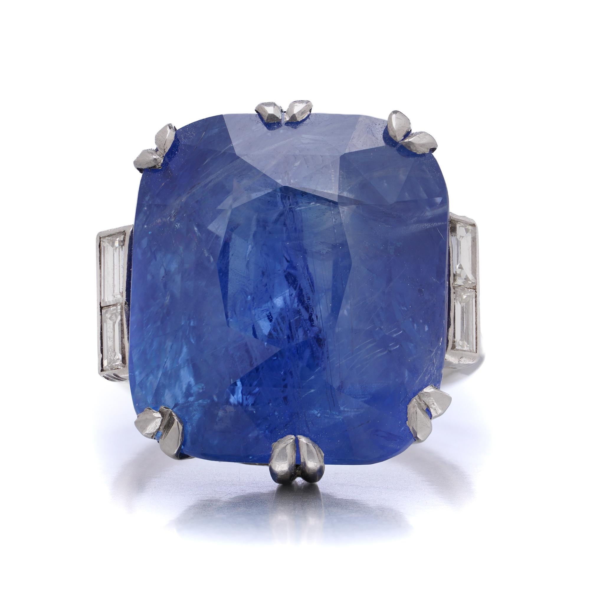 Platin 36,83 ct. Unerhitzter Burma-Saphir und Diamant-Cocktailring im Angebot 2
