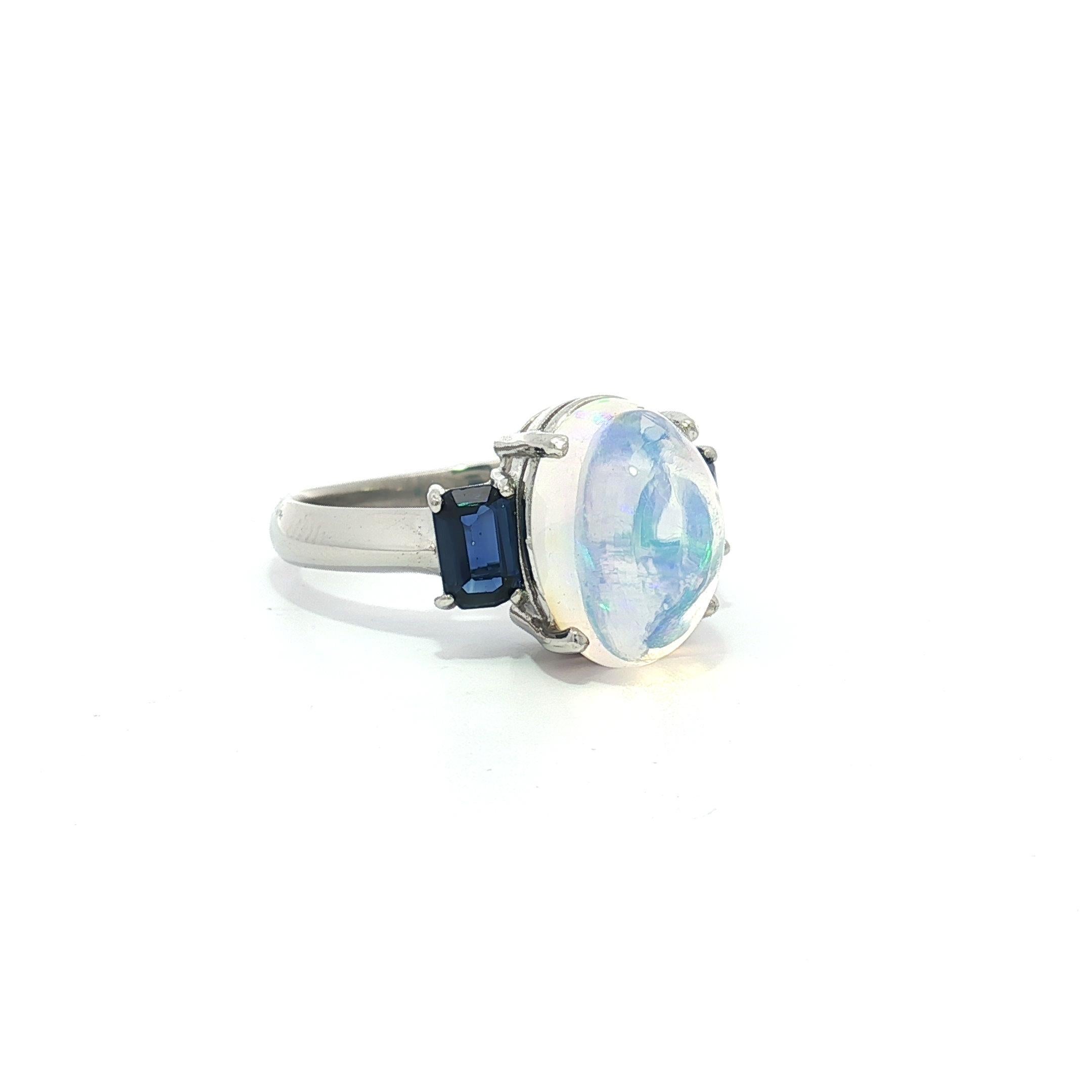 Taille cabochon Bague en platine 3.89ctw Oval Cabochon Jelly Opal & Blue Emerald Cut Sapphire Sides en vente