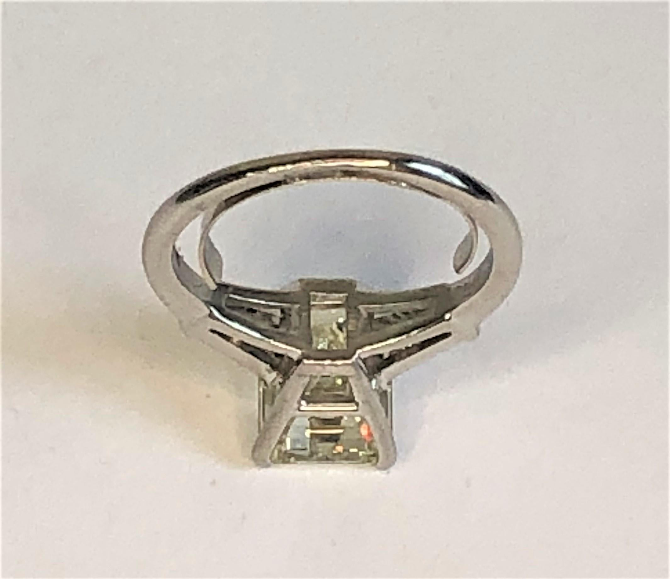 Bague en platine 3.46tdw Emerald Cut GIA Diamond Ring Unisexe en vente
