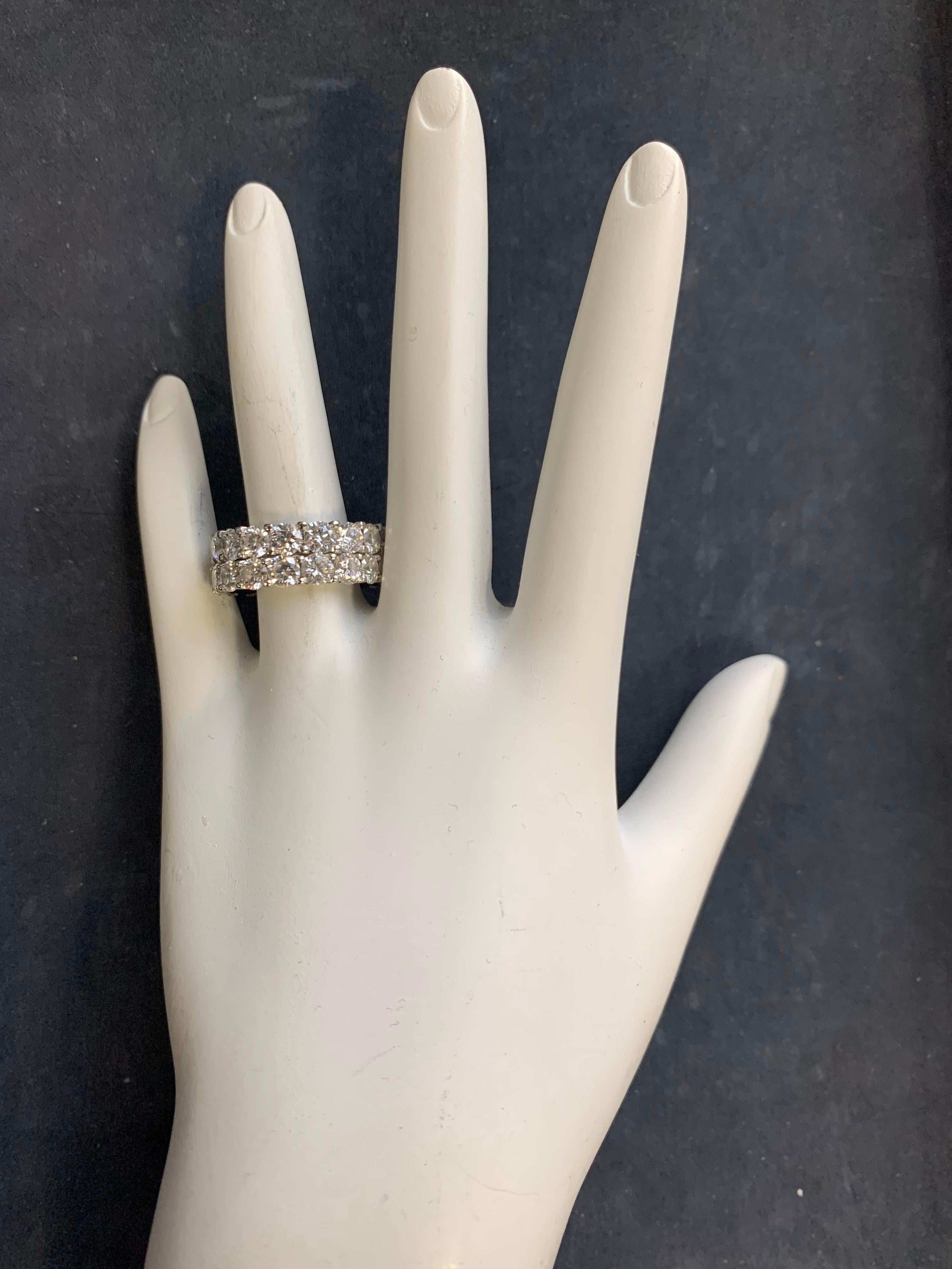 Verlobungsring aus Platin, 4 Karat runder Brillant, natürlicher VS-Diamant (Moderne) im Angebot