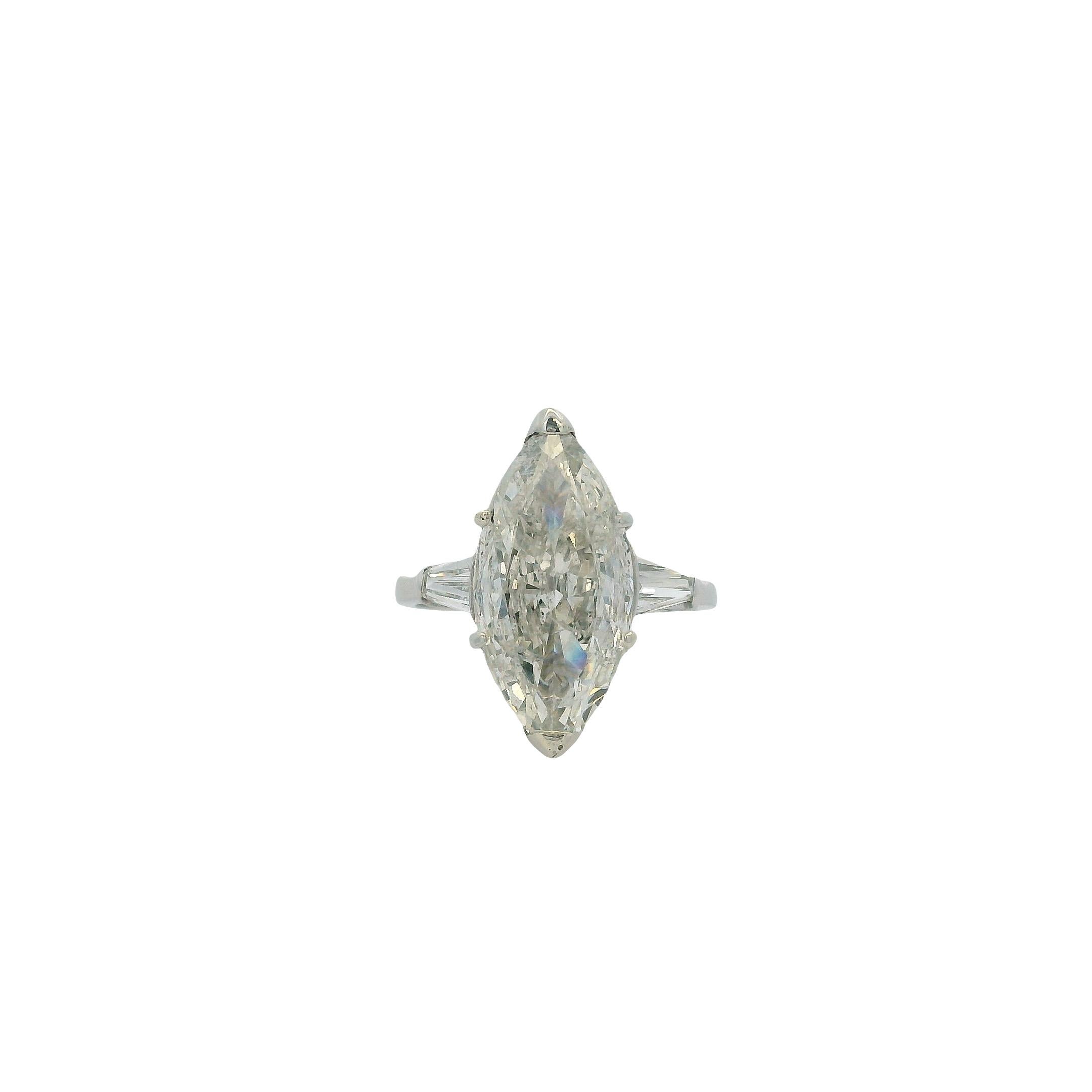 Moderne Bague de fiançailles en platine avec diamant naturel taillé en marquise de 4,03ct en vente