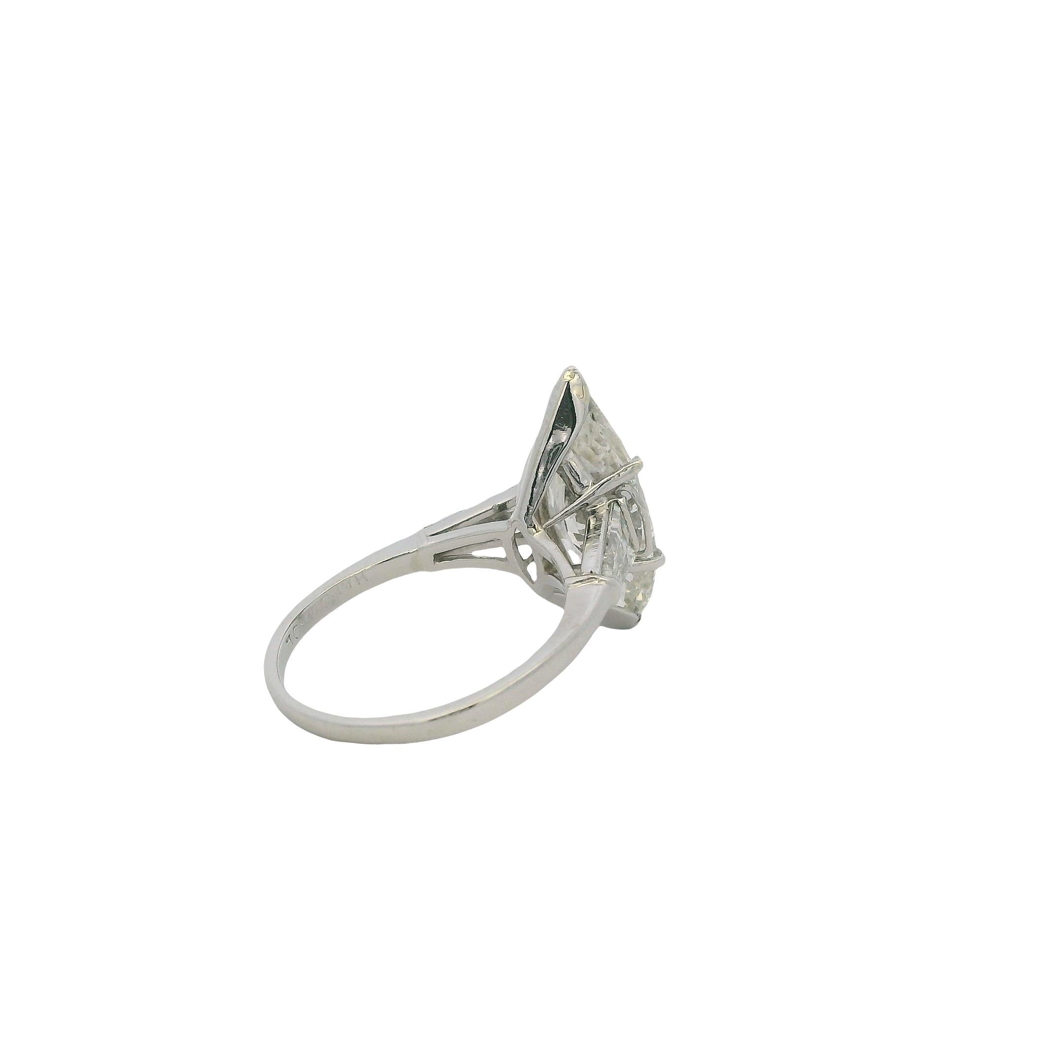 Bague de fiançailles en platine avec diamant naturel taillé en marquise de 4,03ct en vente 2