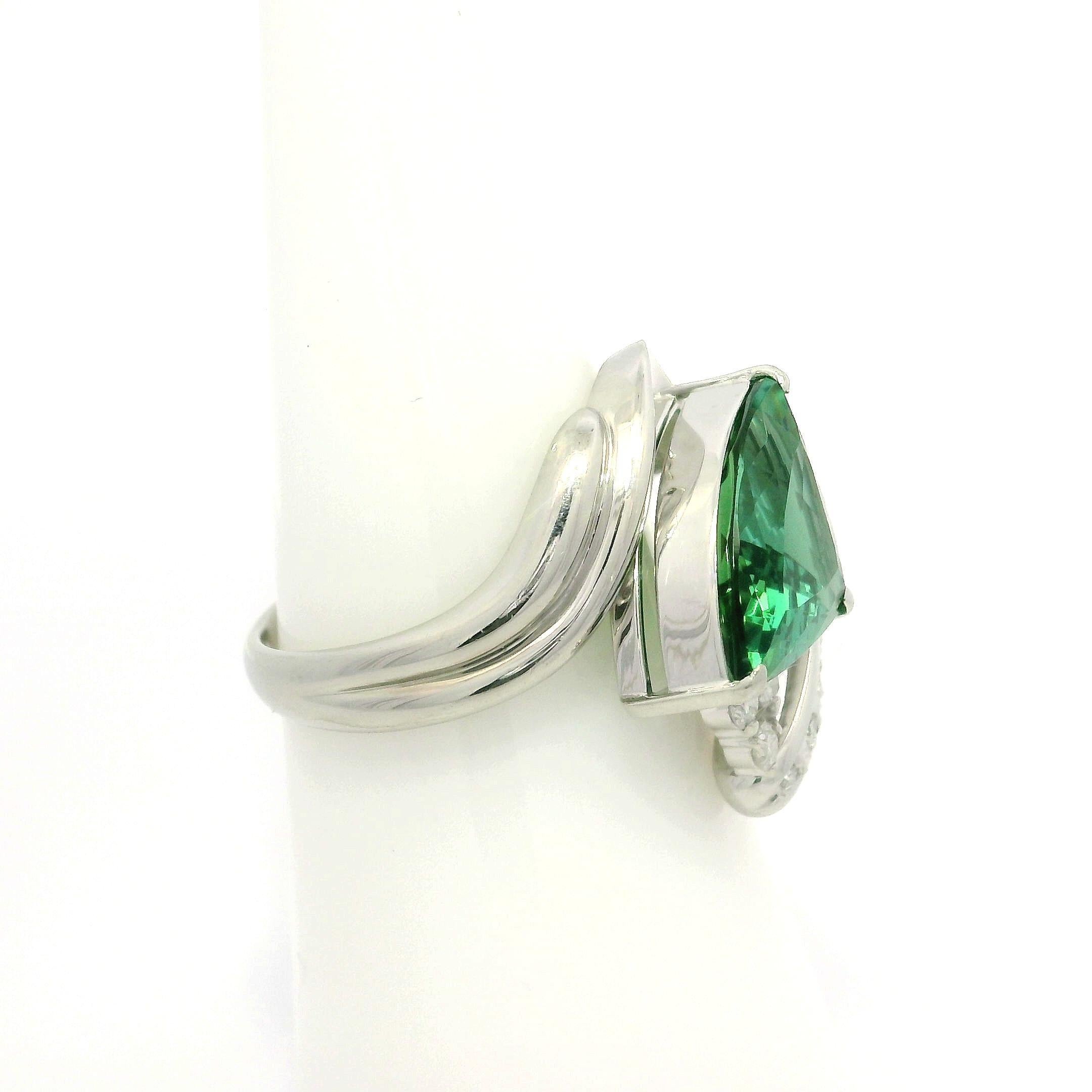 Platinum 4.07ctw Trillion Tourmaline & Diamond Abstract Geometric Ring In Excellent Condition For Sale In Montclair, NJ