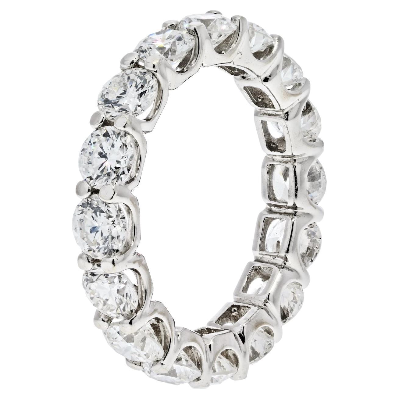 Eternity-Eternity-Ring aus Platin mit 4,11 Karat Diamant im Rundschliff