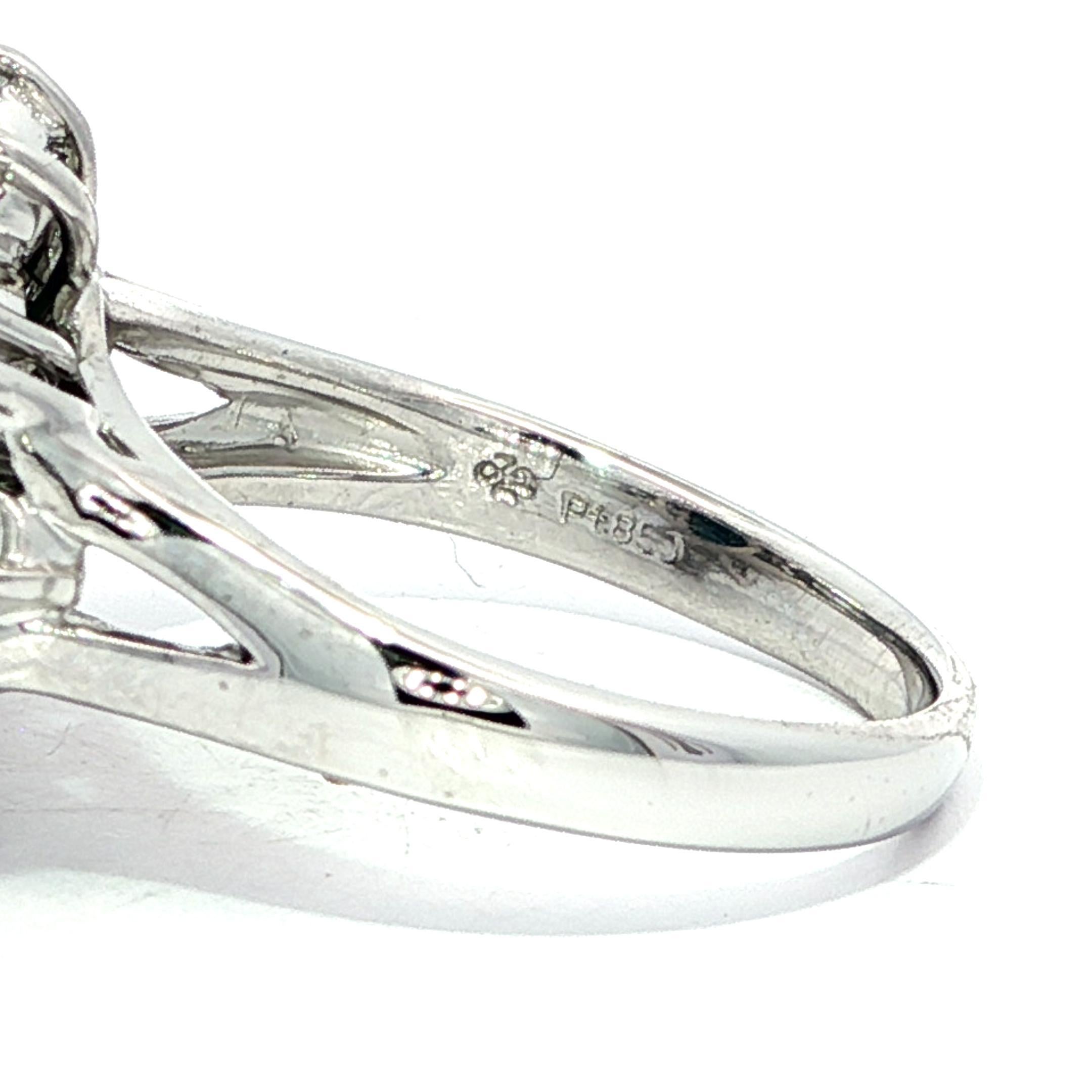 Anello a grappolo in platino con zaffiro blu scuro da 4,21 carati, diamante rotondo e marquise in vendita 2