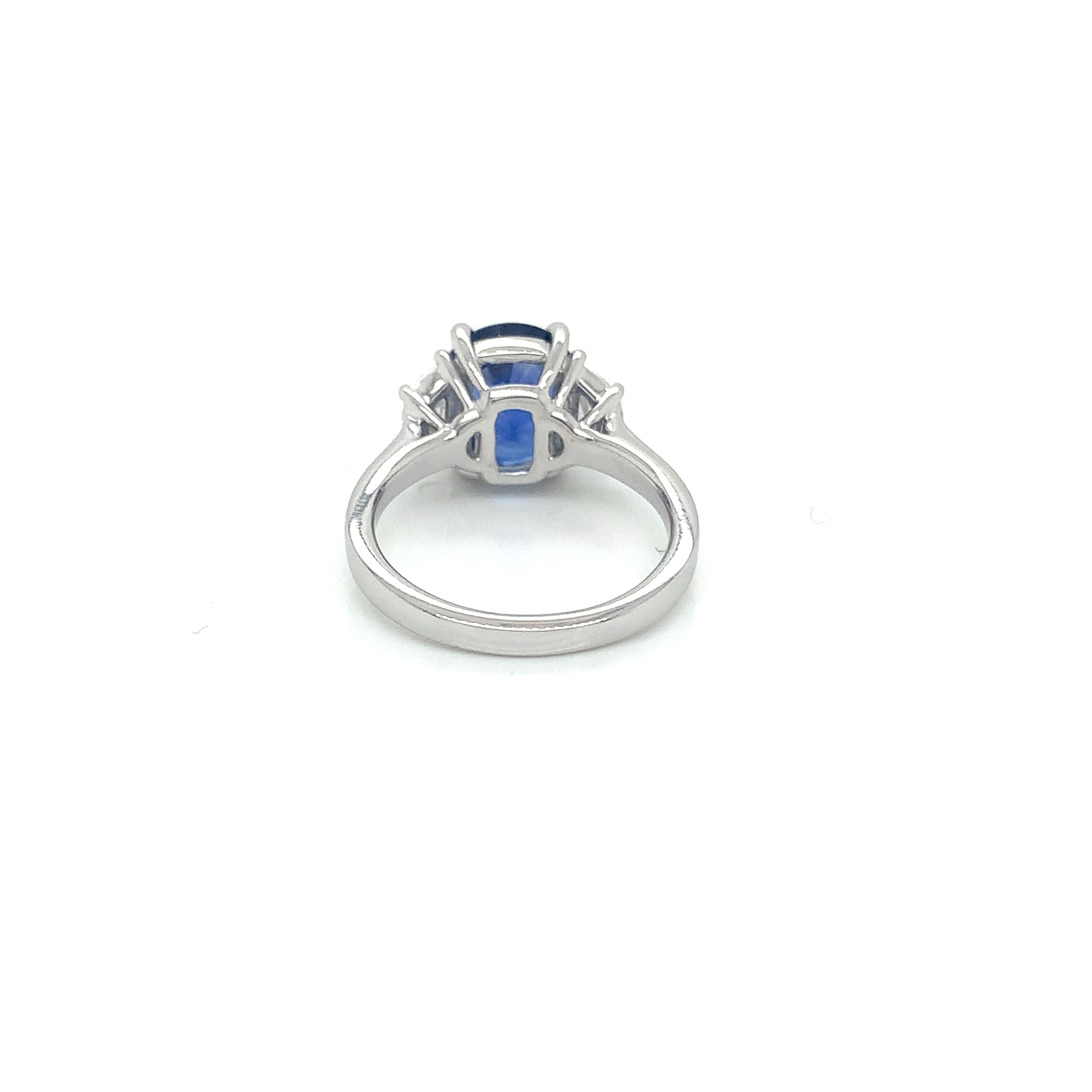 Platinum 4.24 Carat Blue Sapphire & Diamond Three Stone Ring In New Condition In Great Neck, NY
