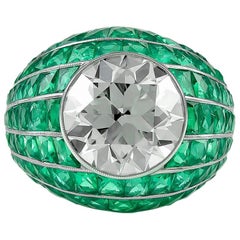 Sophia D, Bombay-Ring, GIA-zertifizierter 4,24 Karat Diamant und Smaragd in der Mitte