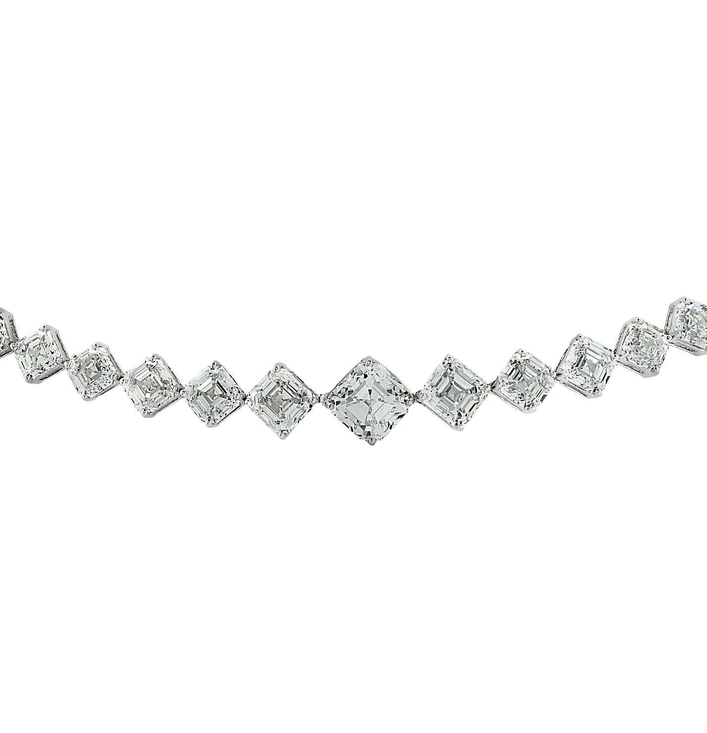 Riviera-Halskette aus Platin mit 42,47 Karat abgestuften Diamanten im Asscher-Schliff im Zustand „Hervorragend“ im Angebot in Miami, FL