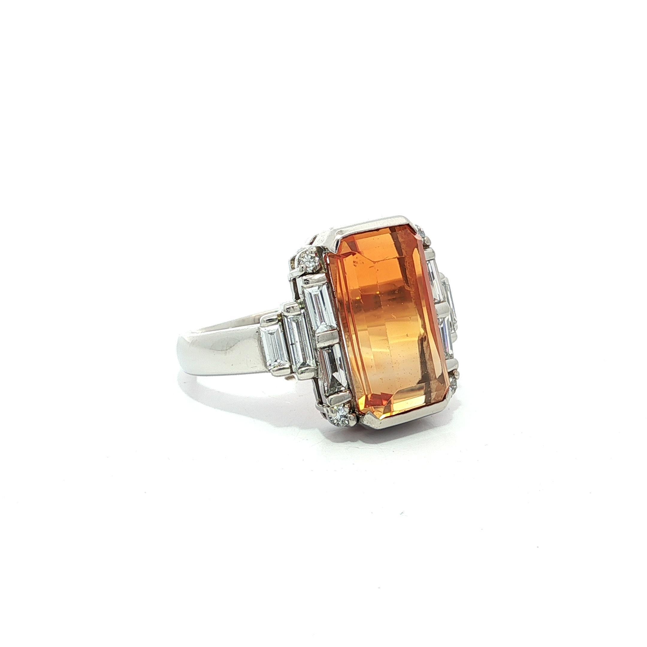 Platin 4,2ctw Facettiert Smaragd Schliff Bi-Color Orange Feuer Opal Schritt Diamant Ring (Smaragdschliff) im Angebot